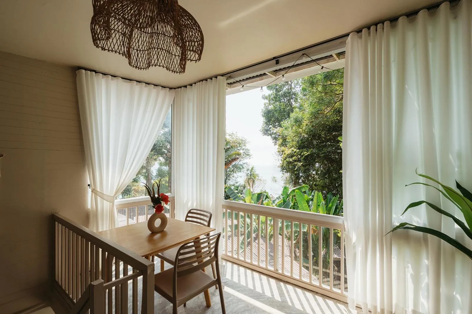 Indie Beach Bungalows