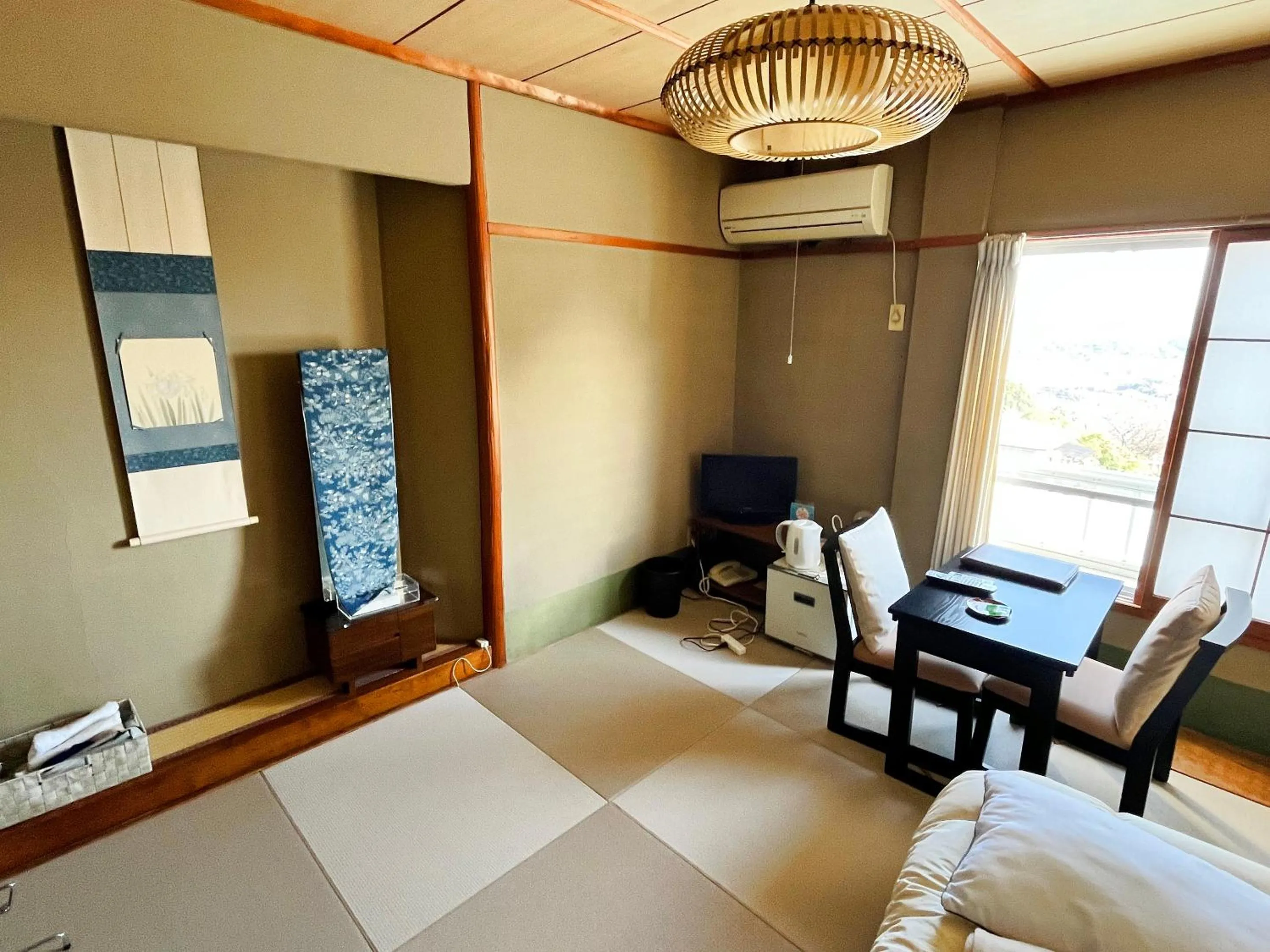 Photo of the whole room, Bed in Shiroyama Ryokan