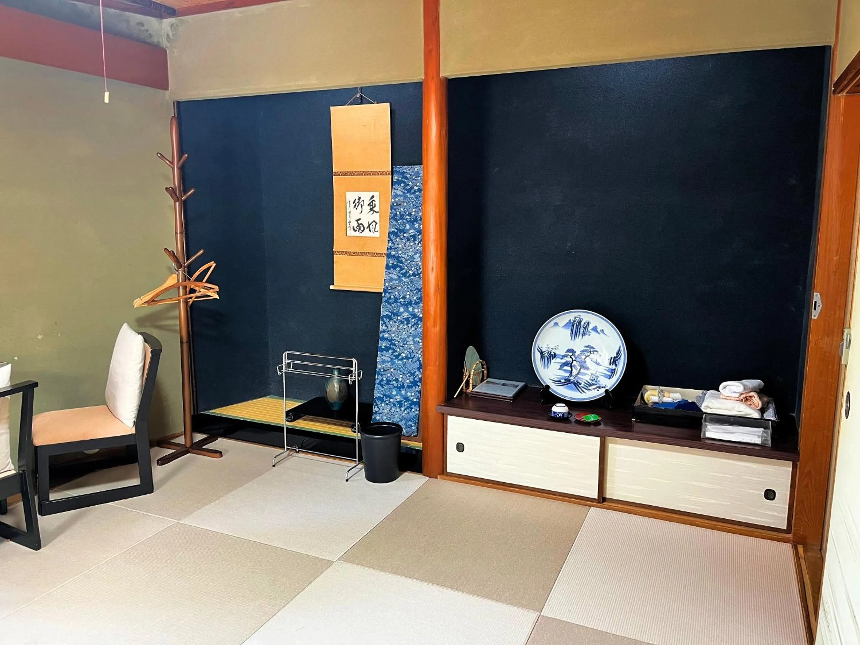 Photo of the whole room in Shiroyama Ryokan