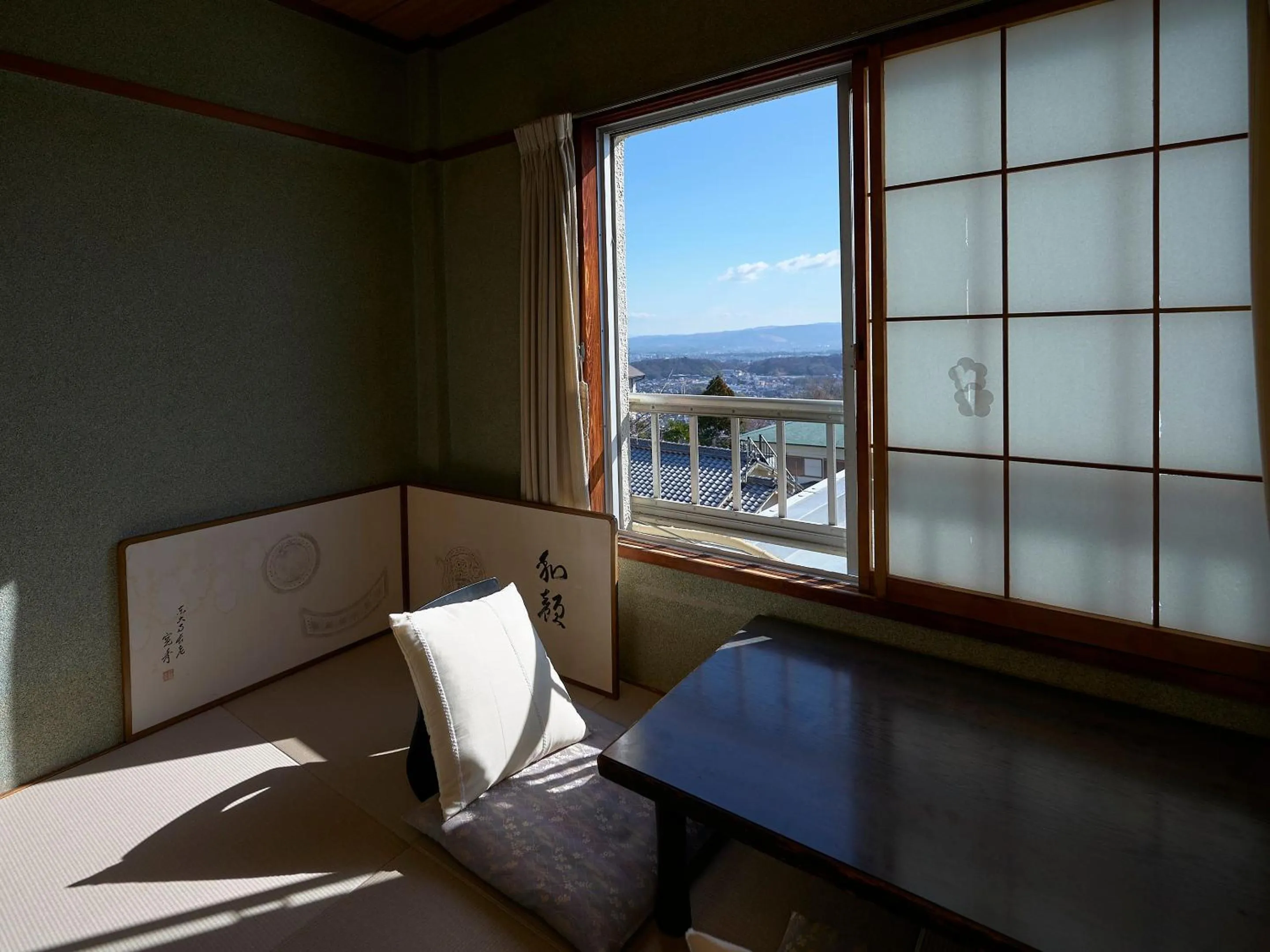 Photo of the whole room in Shiroyama Ryokan