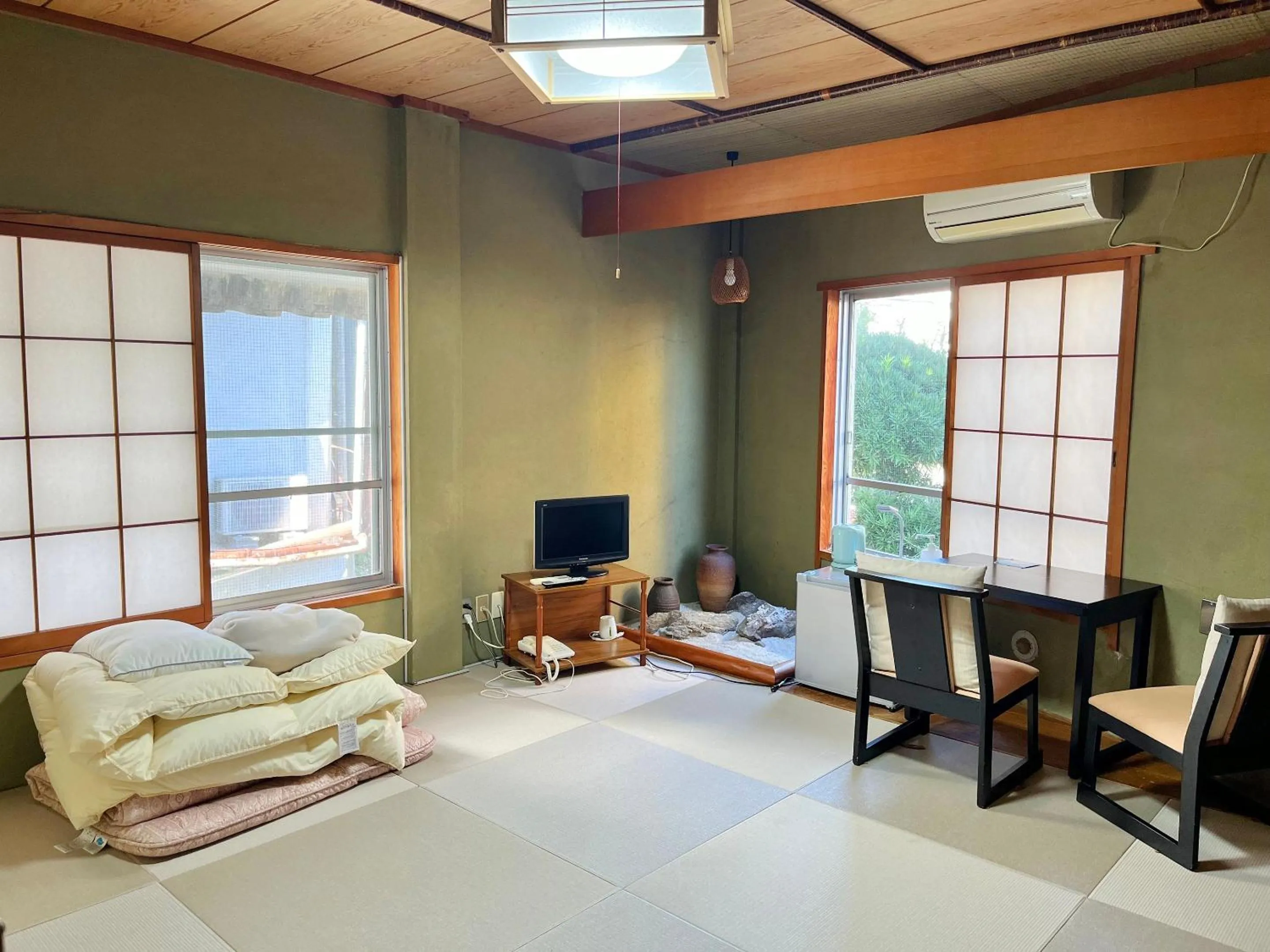 Photo of the whole room in Shiroyama Ryokan