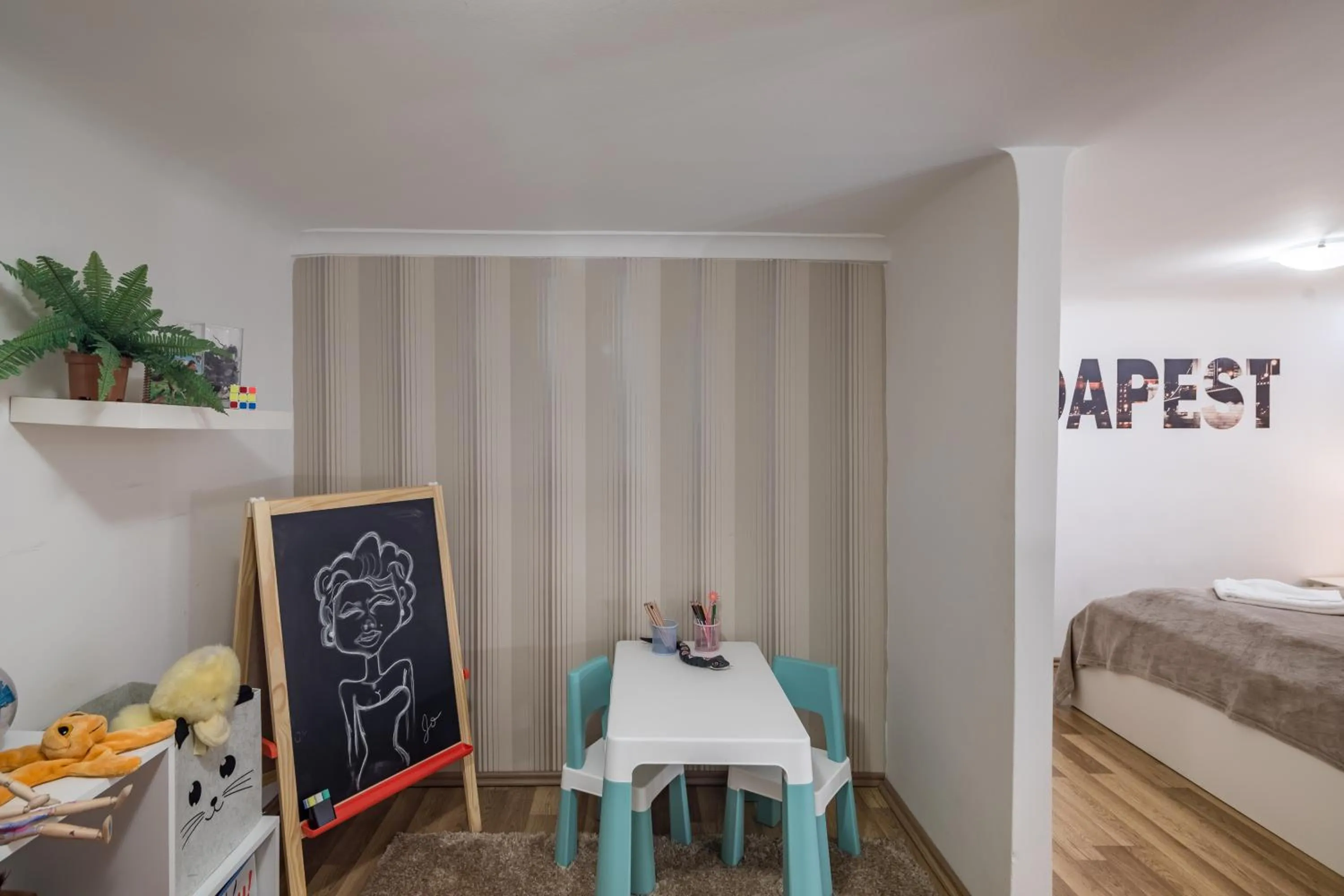Game Room, Bed in Martha's Studio