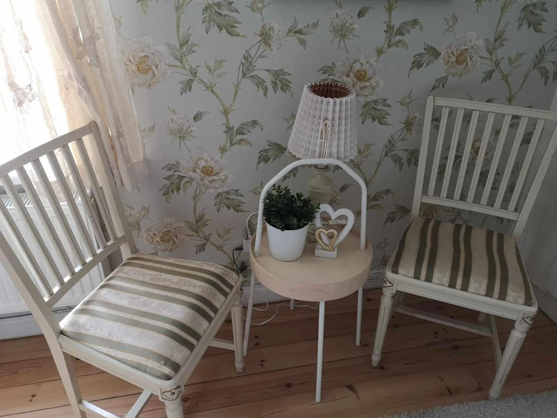 Seating area in Kopparstugans Bed & Breakfast