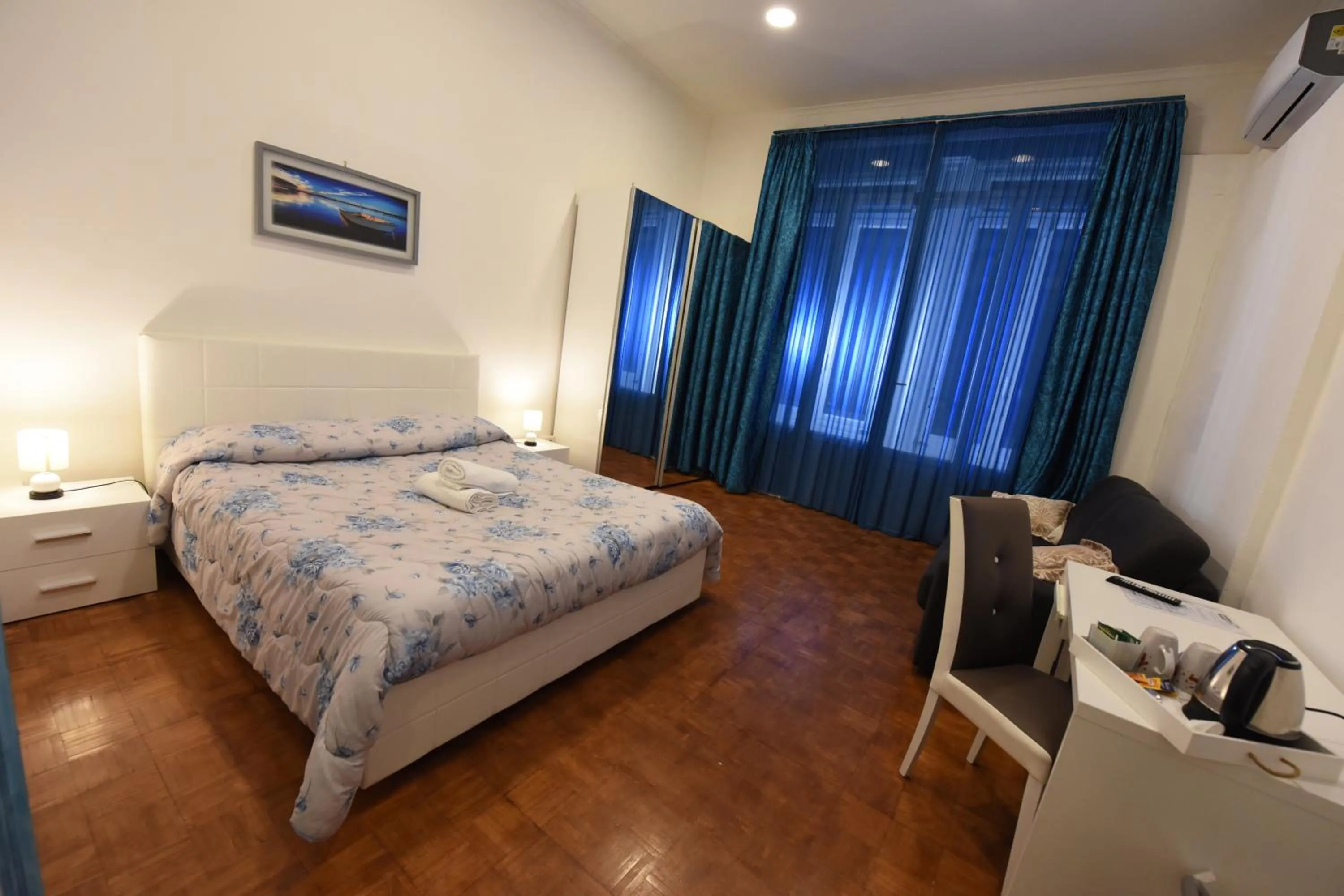 Breakfast, Bed in Maison Toledo 210