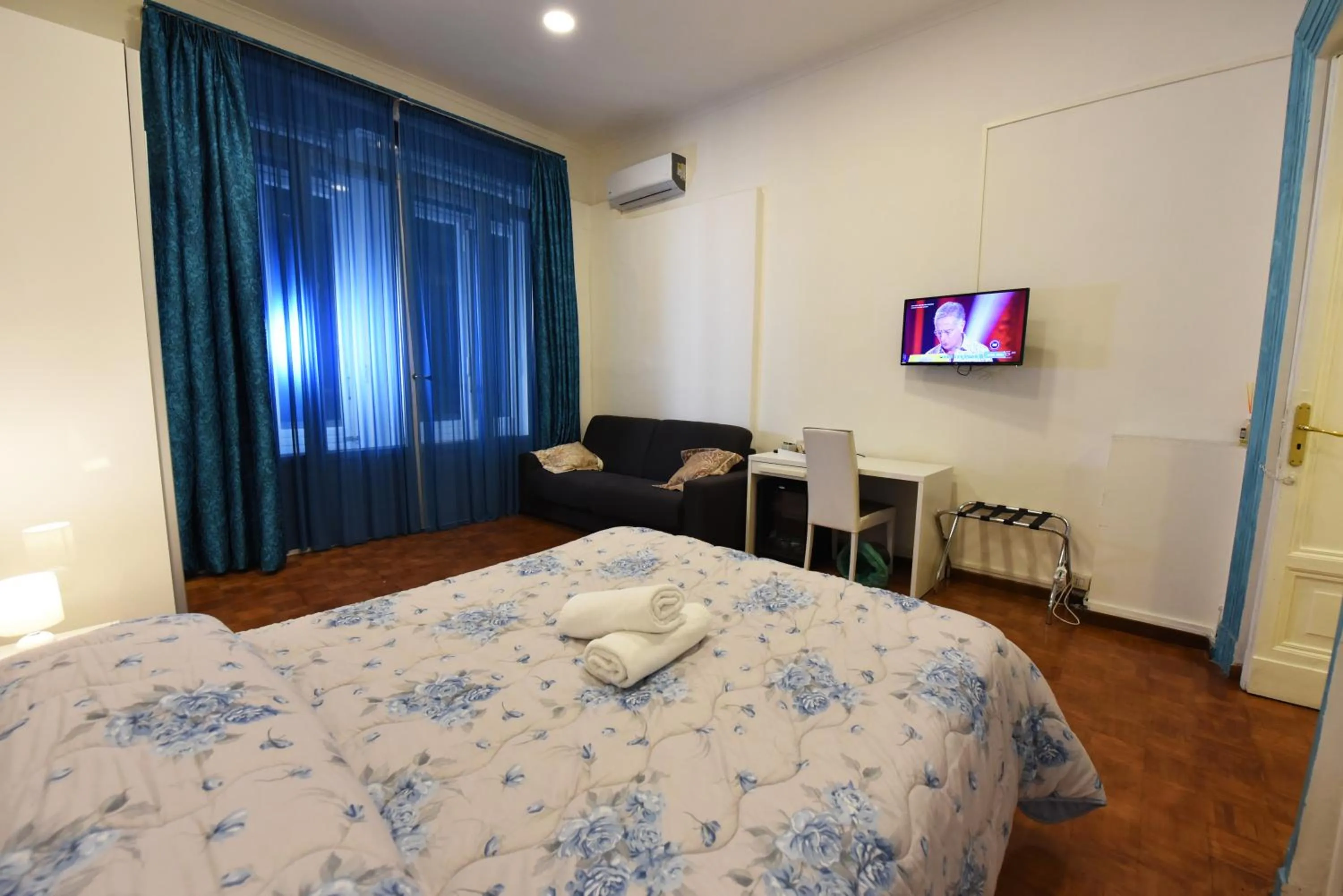 Breakfast, Bed in Maison Toledo 210