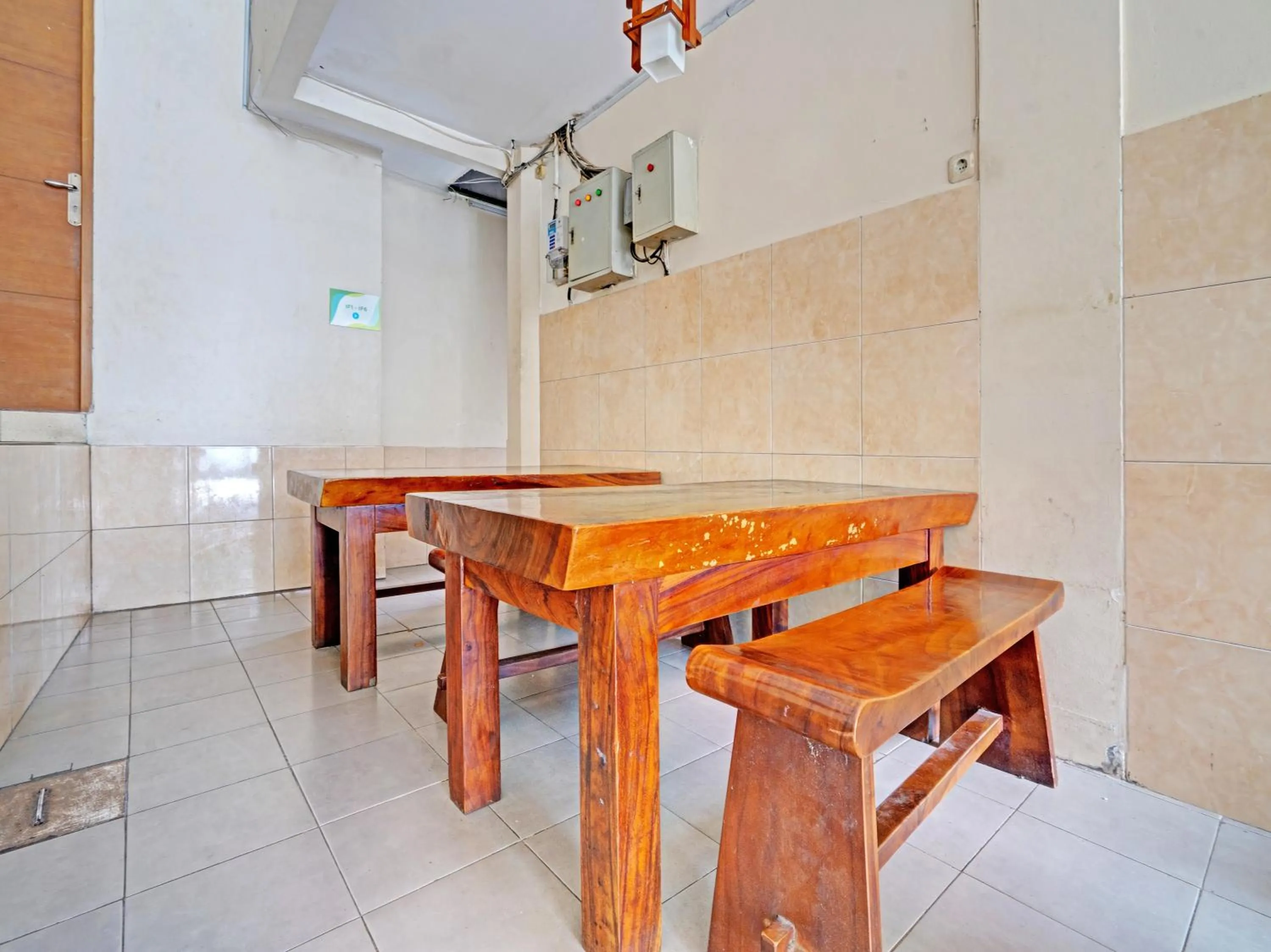 Area and facilities, Dining Area in OYO 1699 Verona Residence