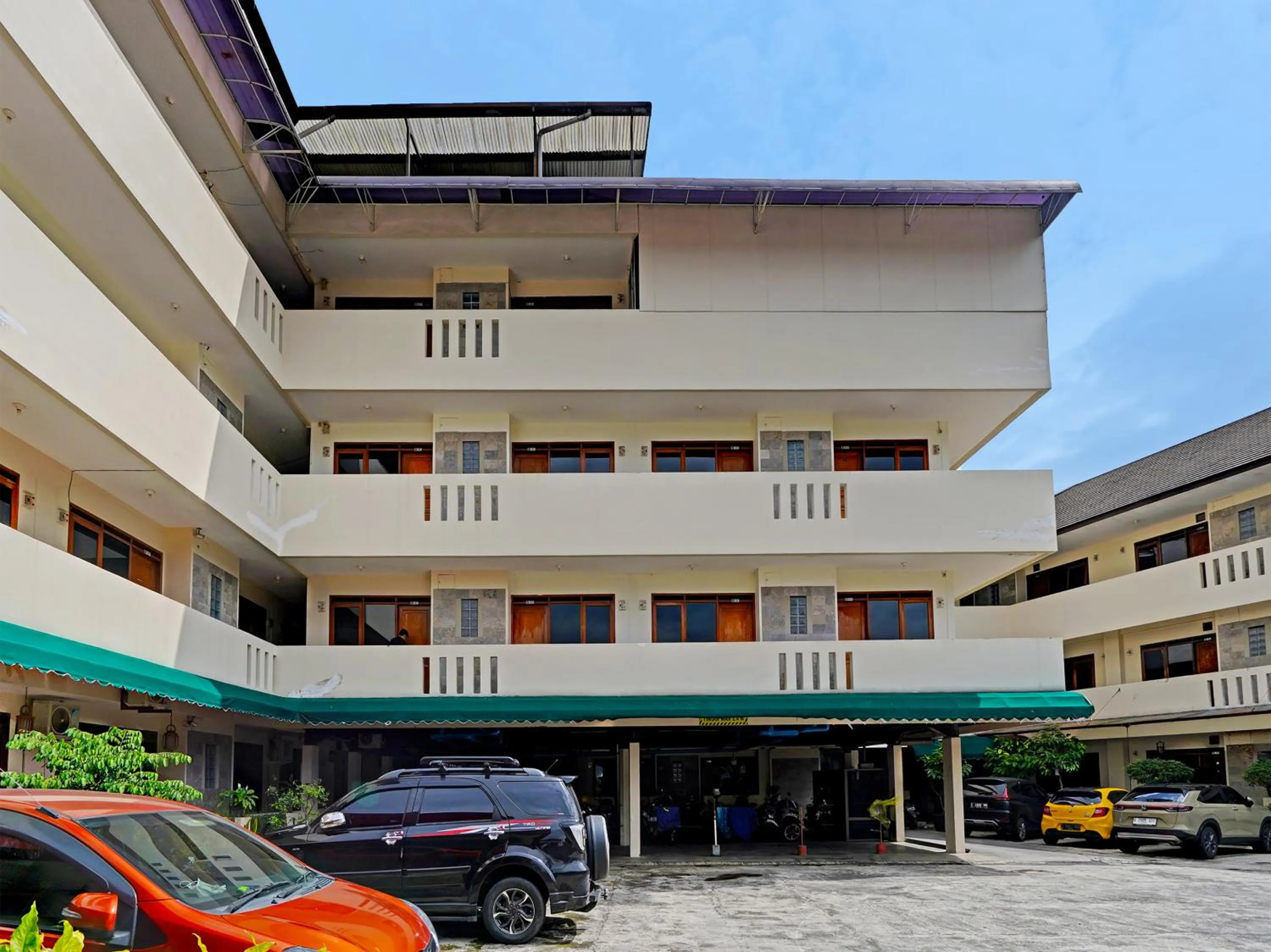 Property Building in OYO 1699 Verona Residence