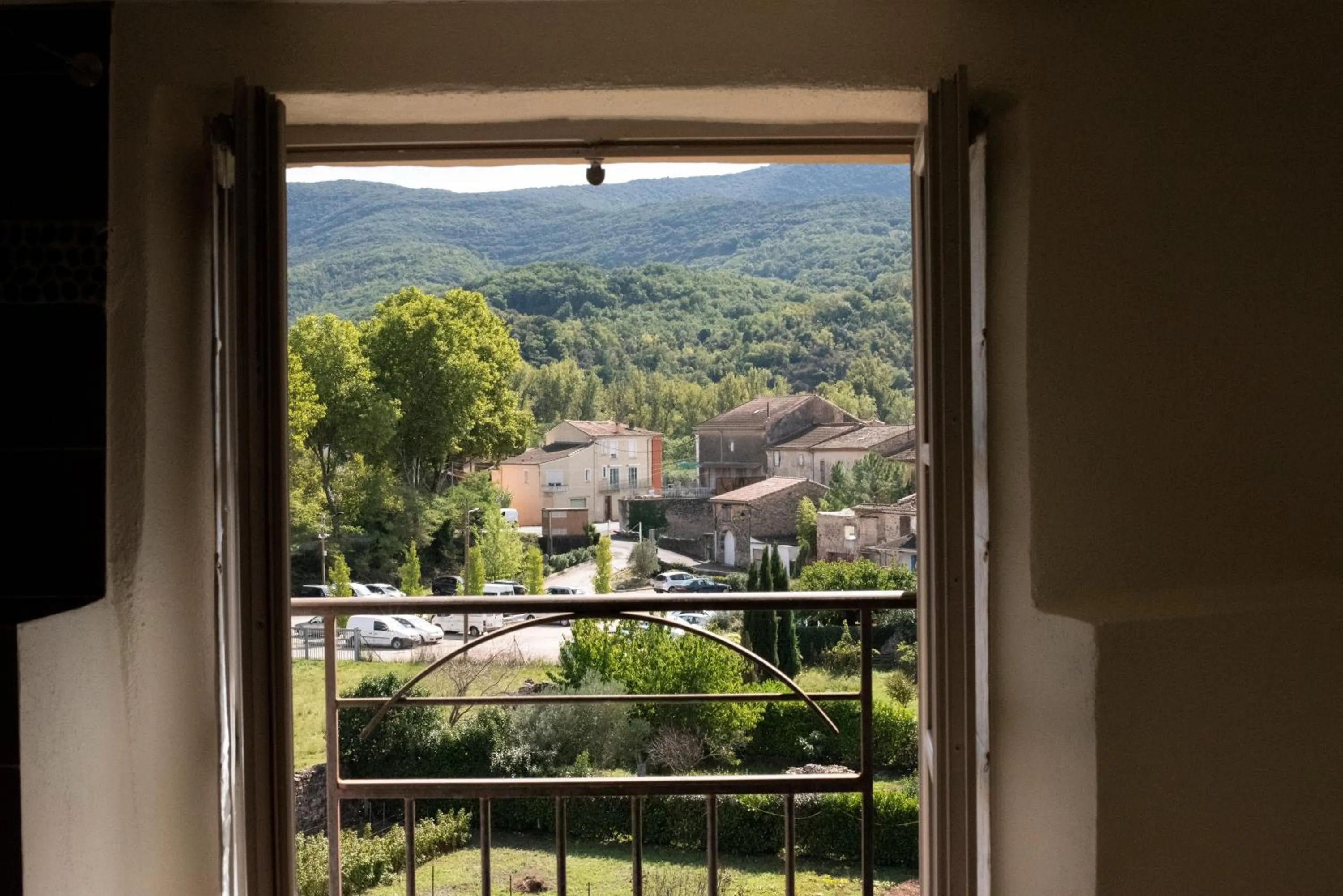 Mountain view in Le Couvent d'Hérépian - Hôtel & Spa