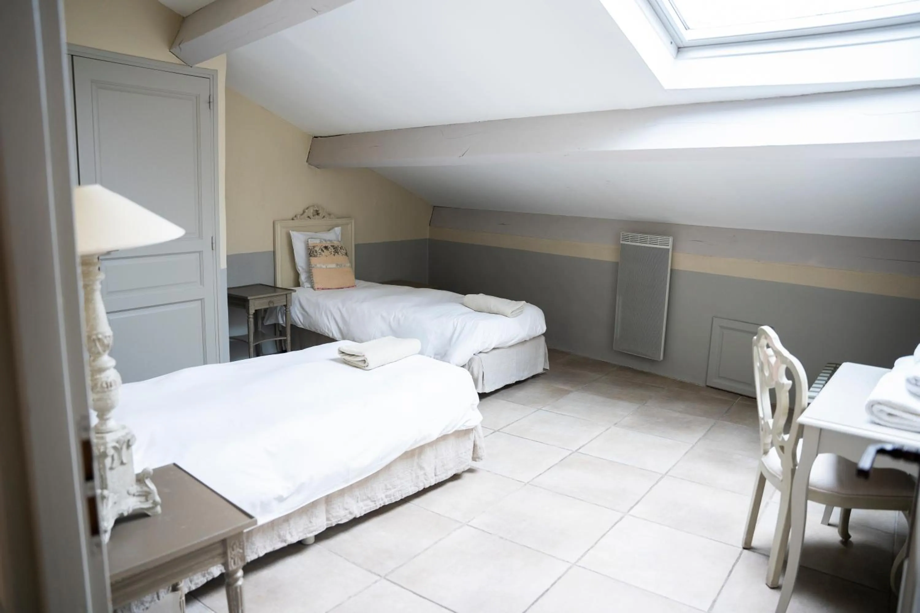 Bed in Le Couvent d'Hérépian - Hôtel & Spa