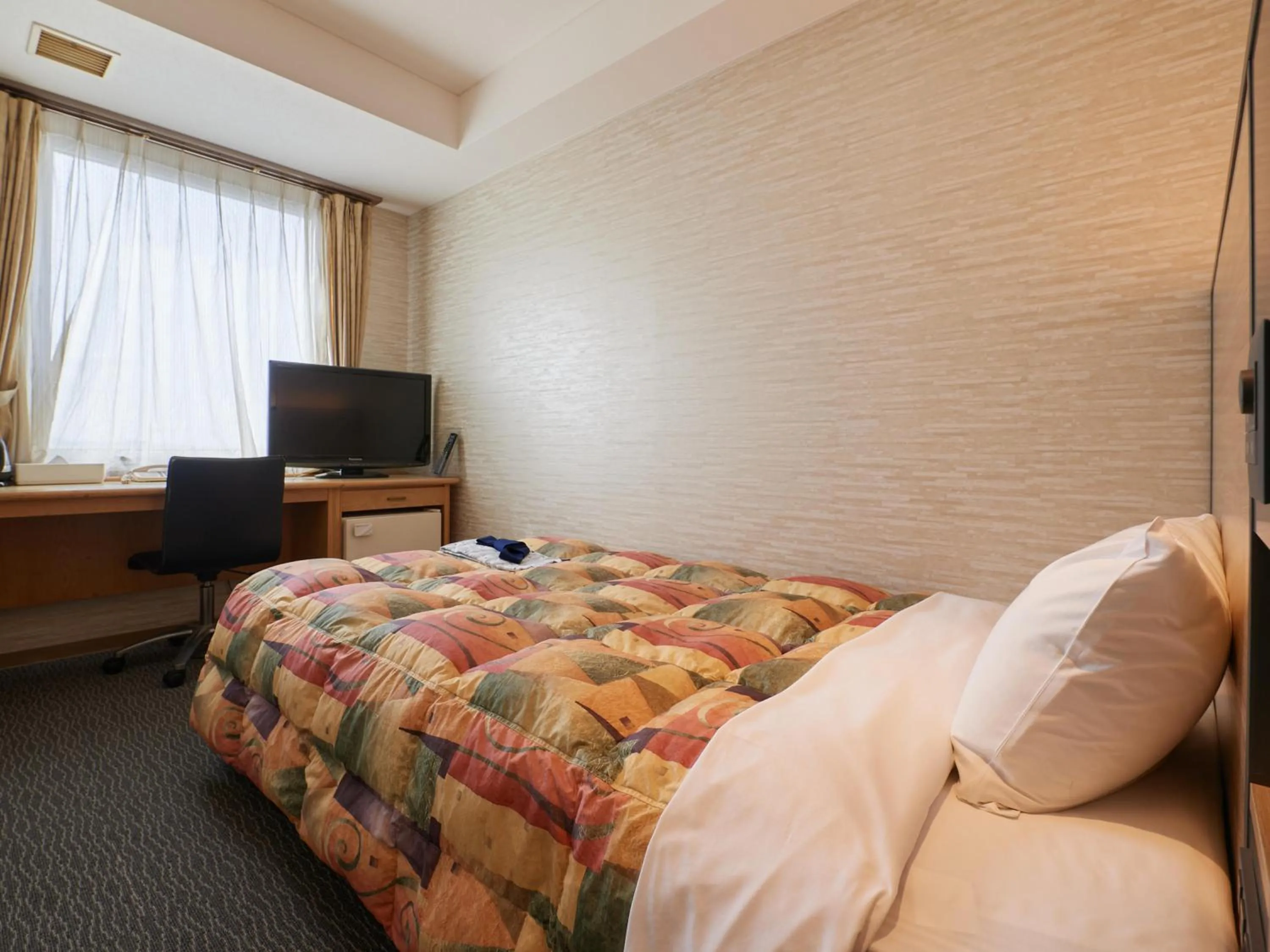 Photo of the whole room, Bed in Gamagori Hotel