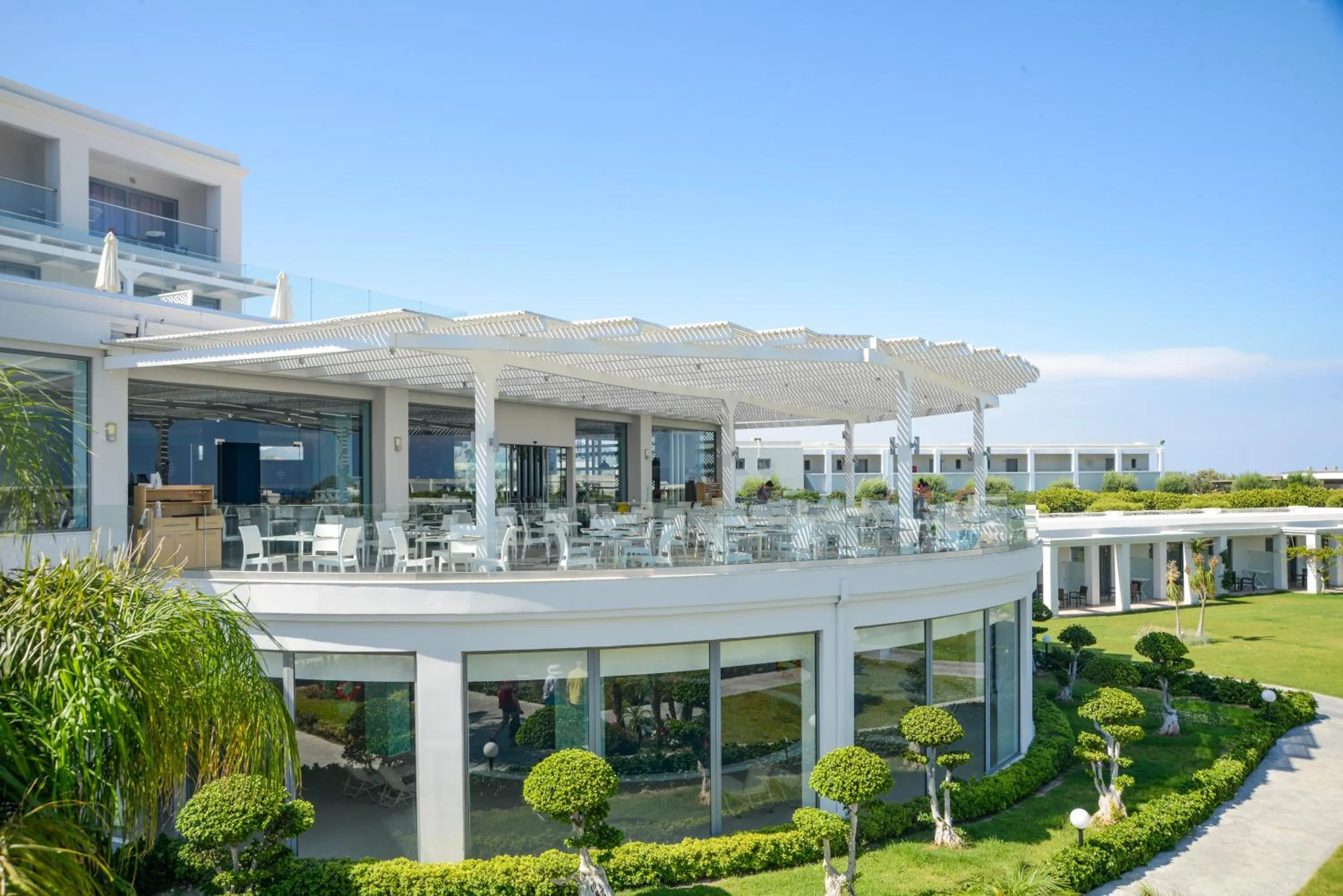 Restaurant/places to eat in Asterias Beach Resort