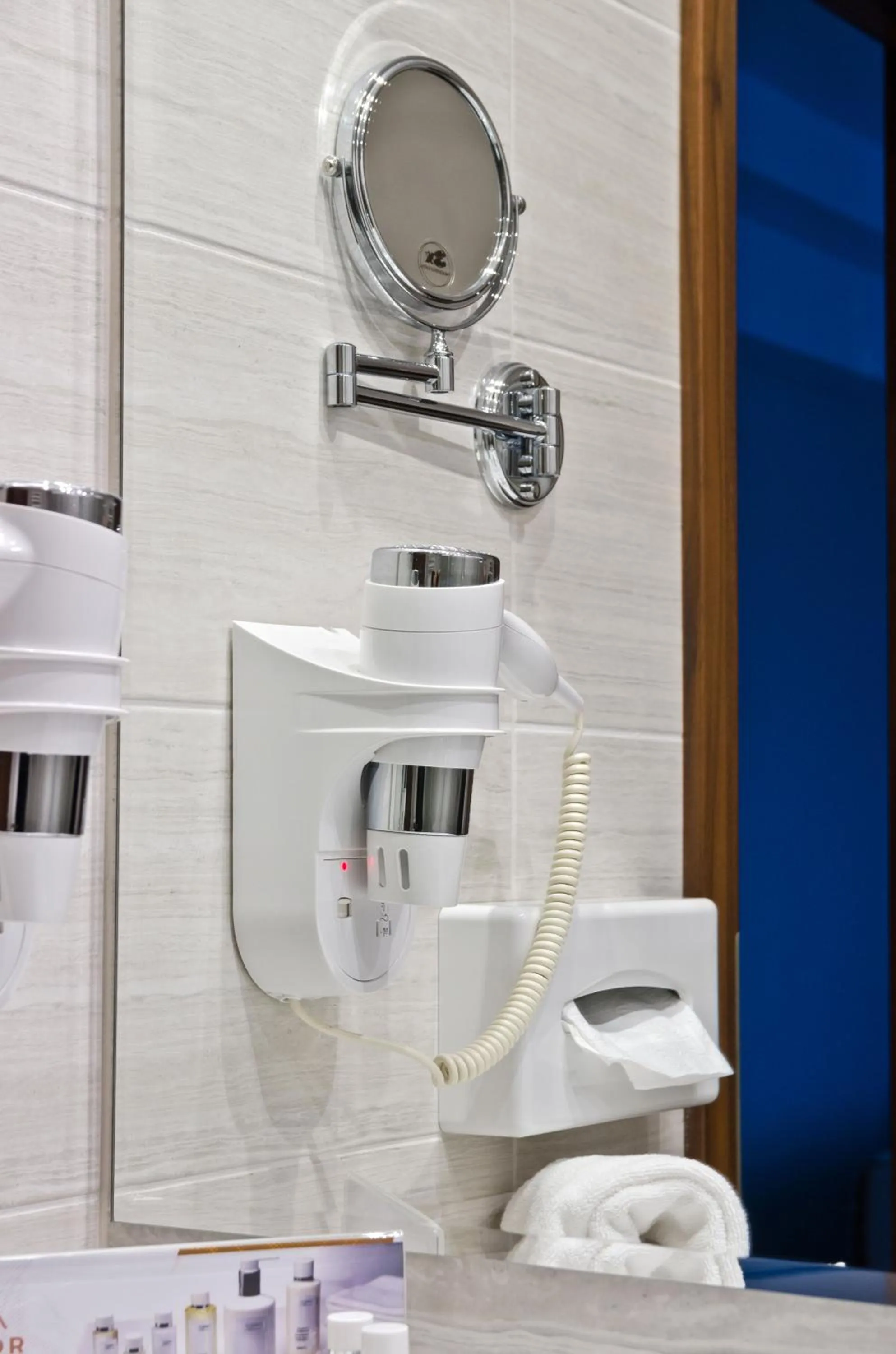 Bathroom in Radsor Hotel