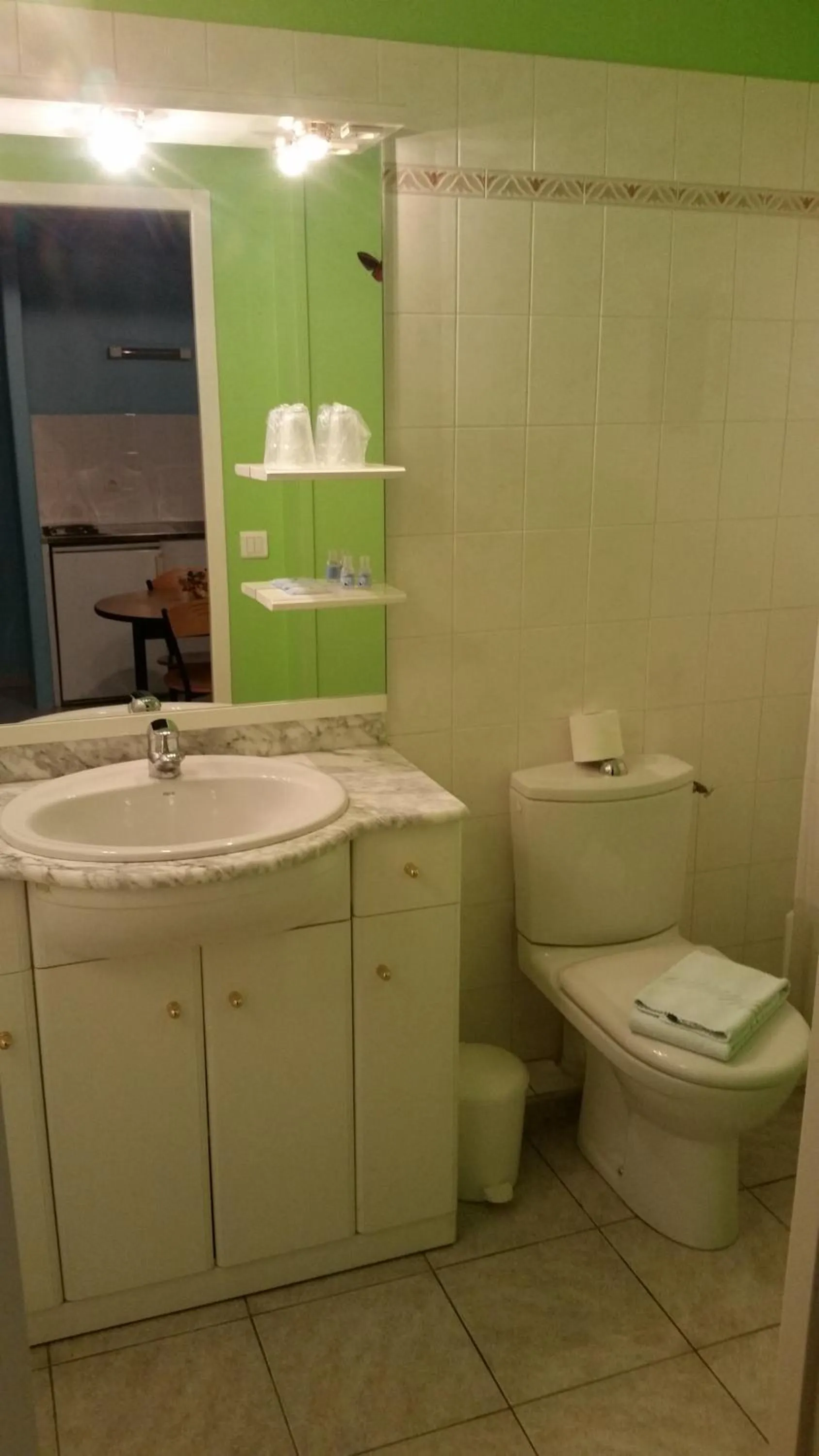 Toilet, Bathroom in Hostellerie des Colonnes