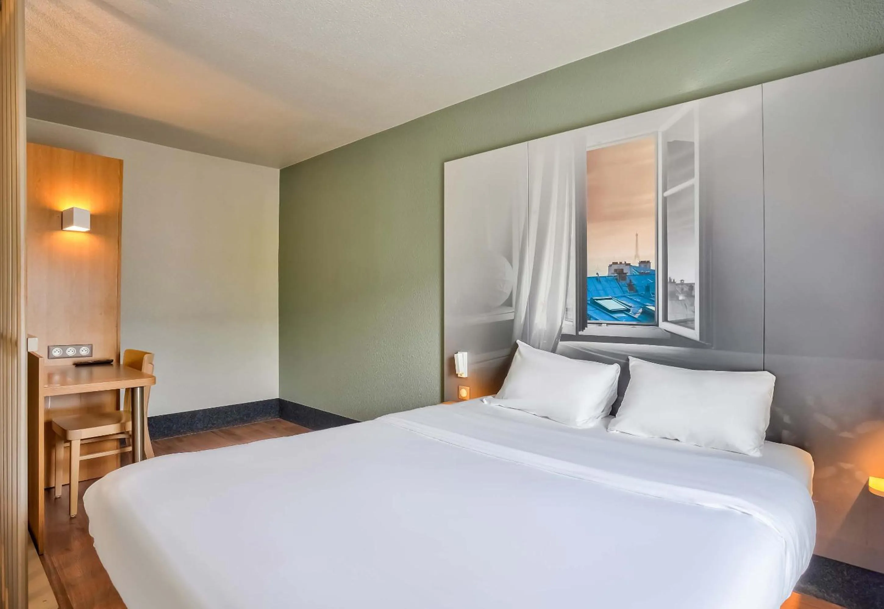 Bedroom, Bed in B&B HOTEL Saint-Witz