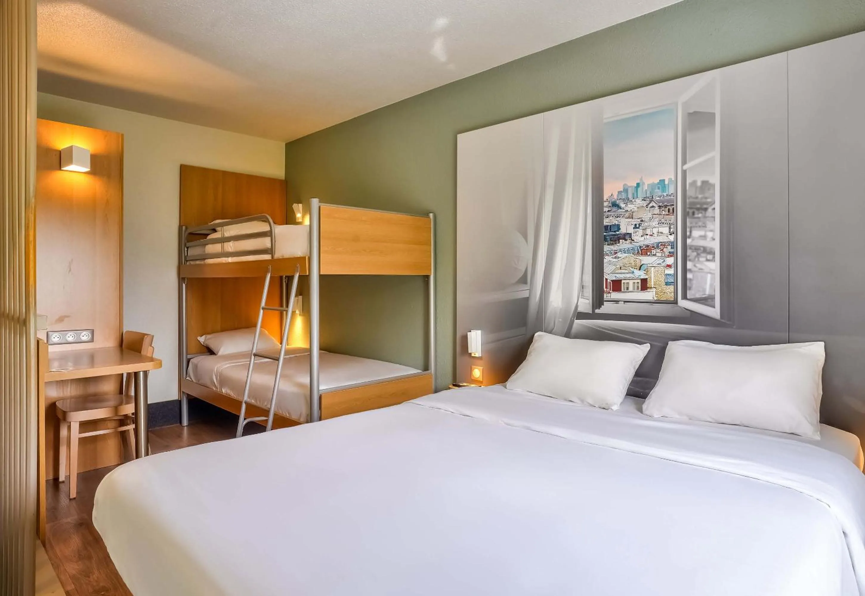 Bedroom, Bed in B&B HOTEL Saint-Witz