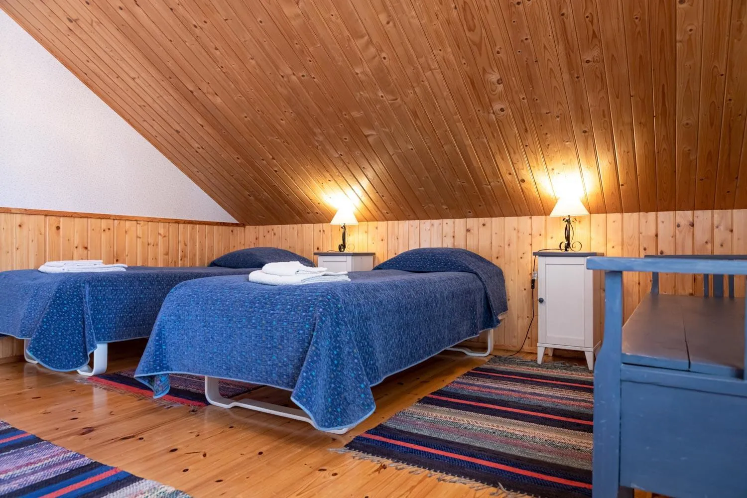 Bedroom, Bed in Niemilomat