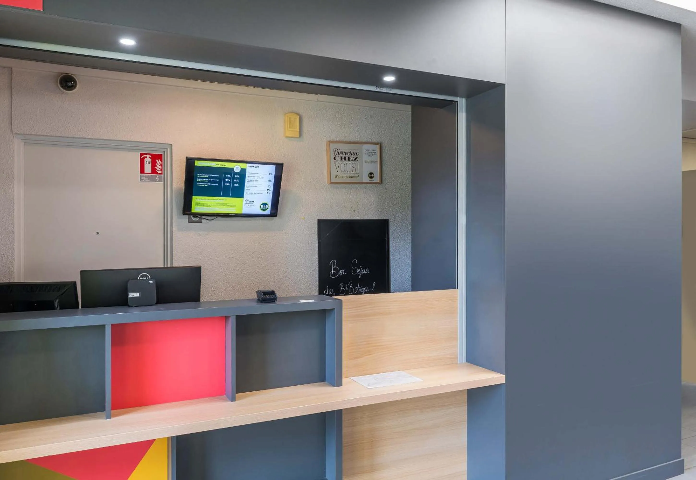 Lobby or reception in B&B HOTEL Angers 2 Université