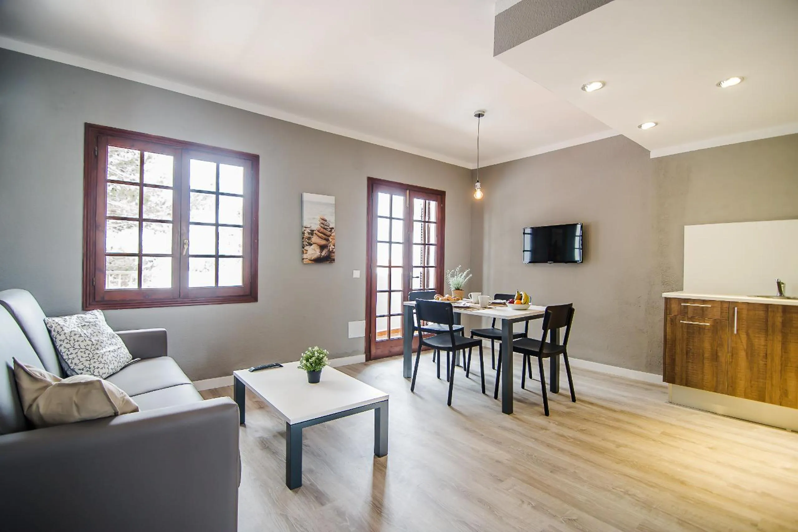 TV and multimedia in Aparthotel Nelva Resort