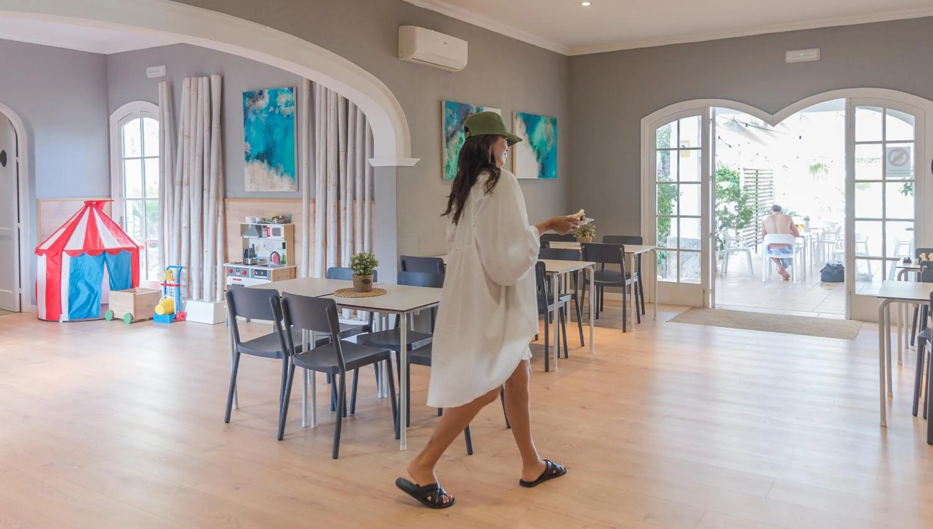 Restaurant/places to eat in Aparthotel Nelva Resort