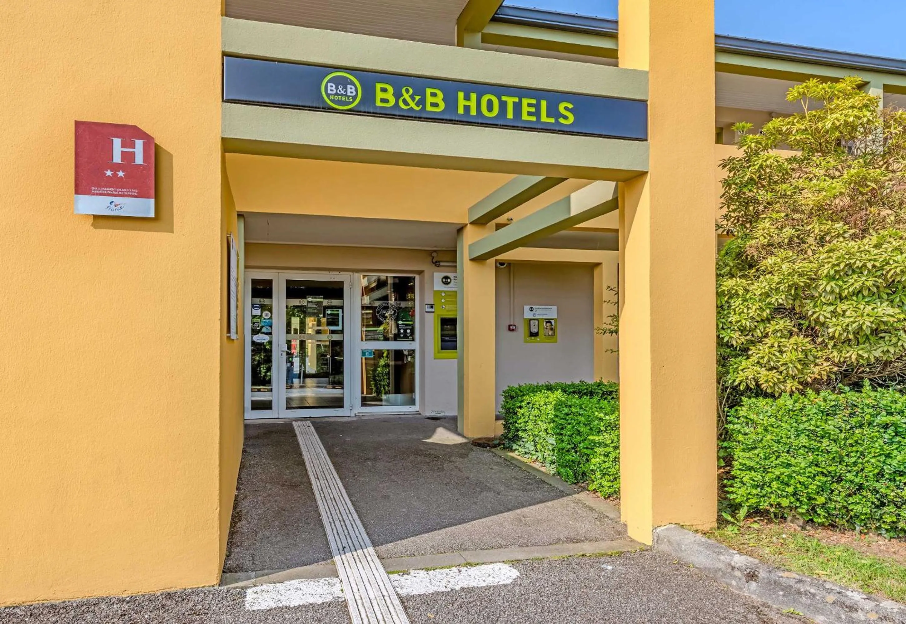 Property building in B&B HOTEL Quimper Nord Douarnenez