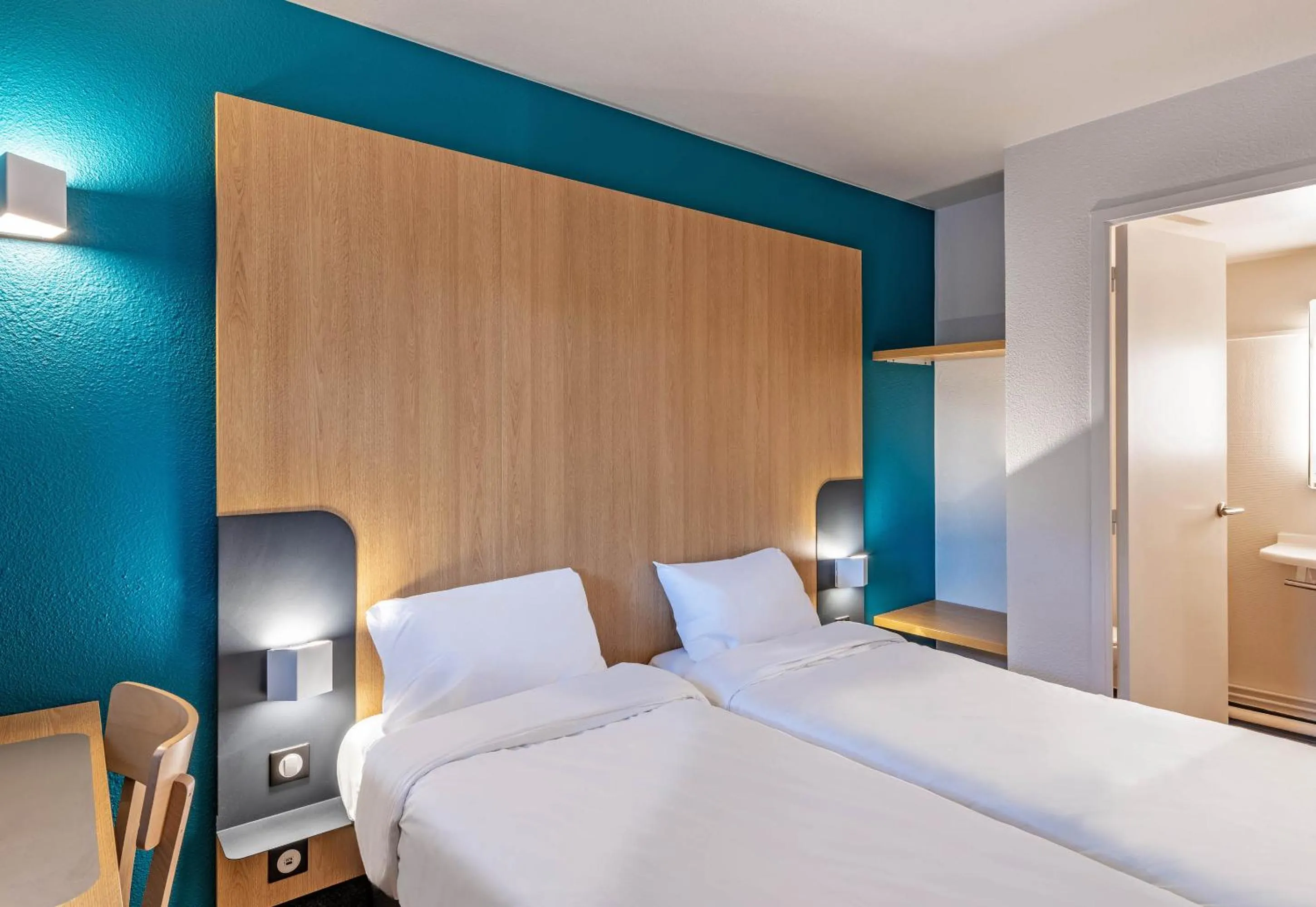 Photo of the whole room, Bed in B&B HOTEL Quimper Nord Douarnenez