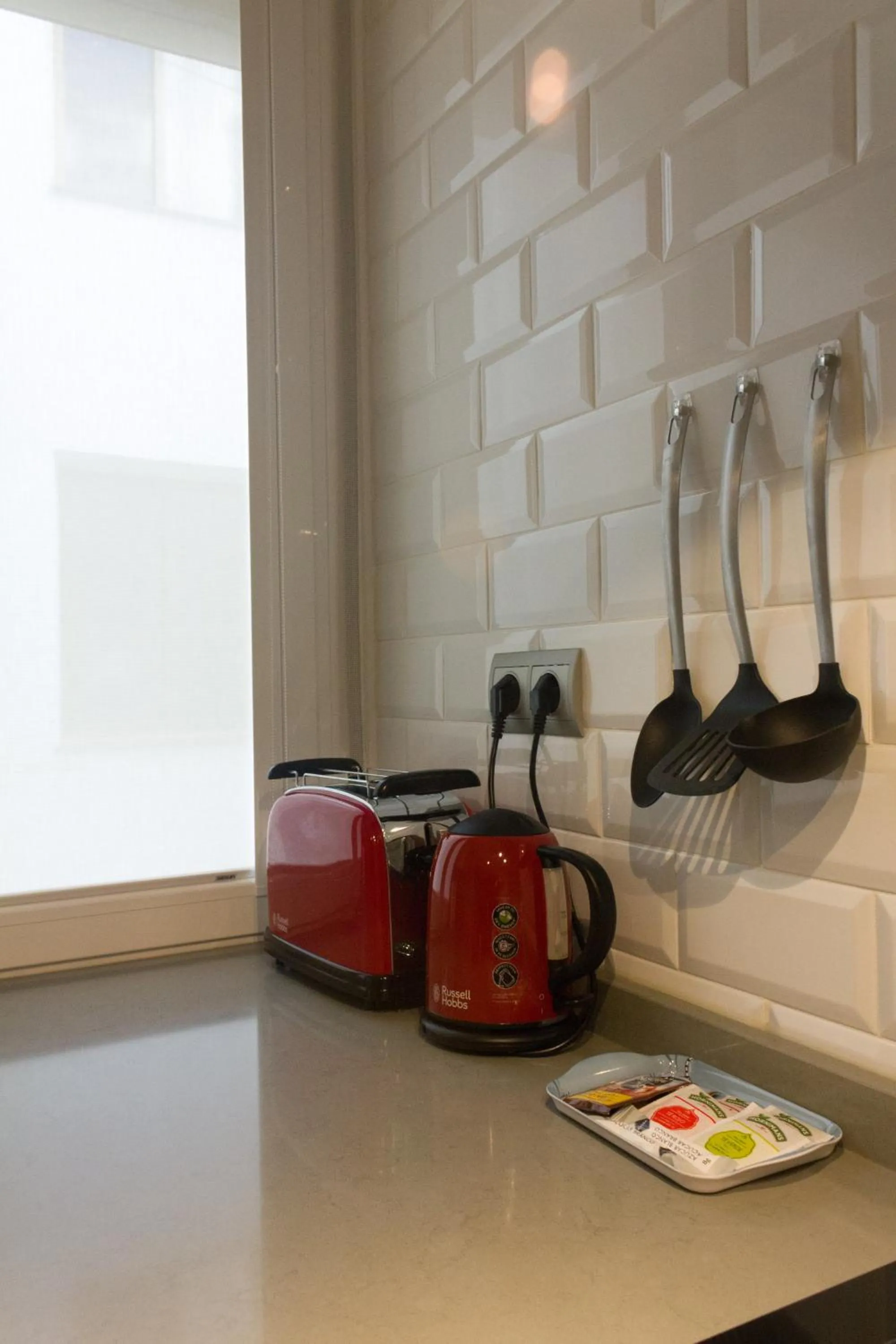 Coffee/tea facilities in Arenal Suites Preciados