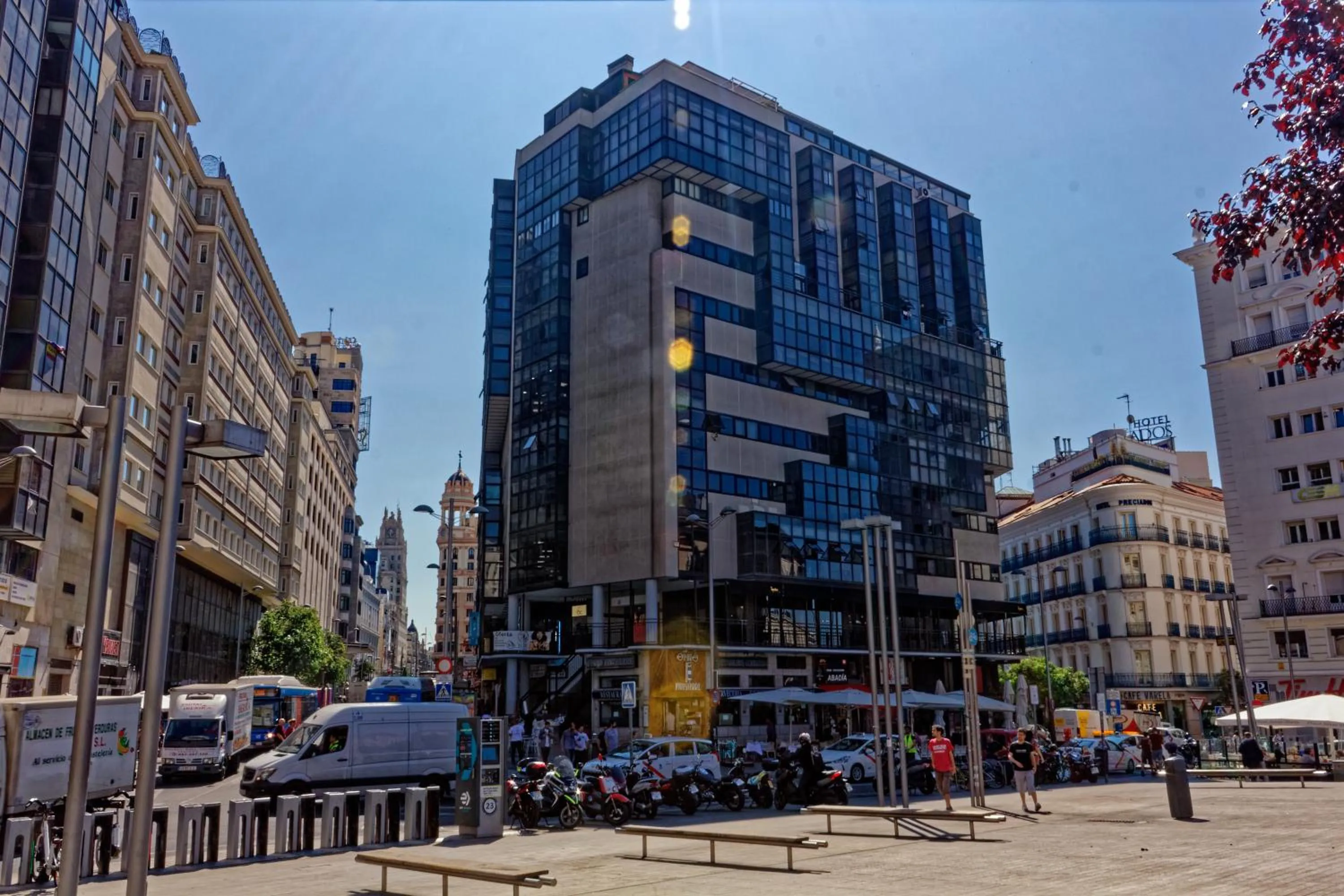 Neighbourhood in Arenal Suites Preciados