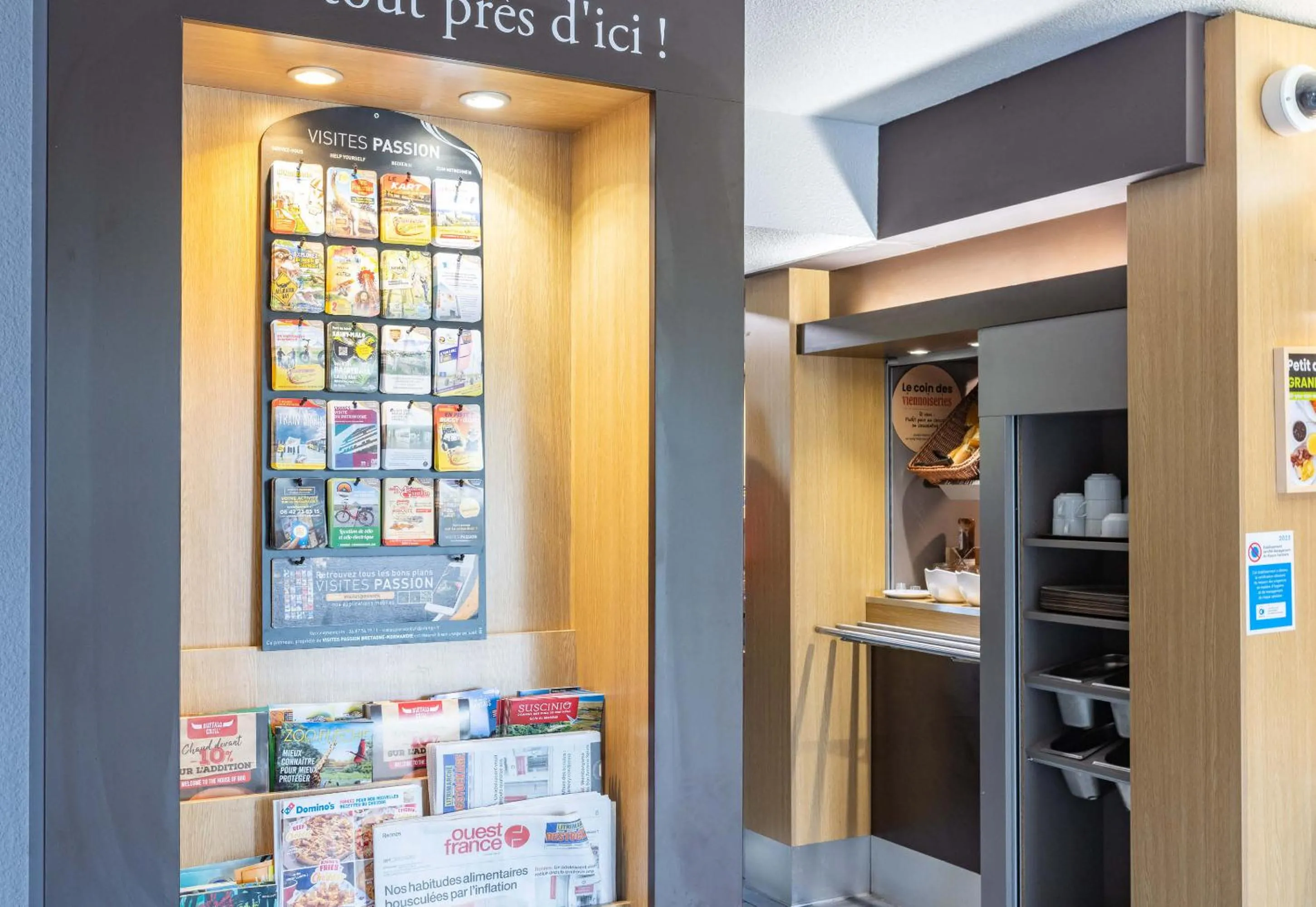 Lobby or reception in B&B HOTEL Rennes Nord St Grégoire