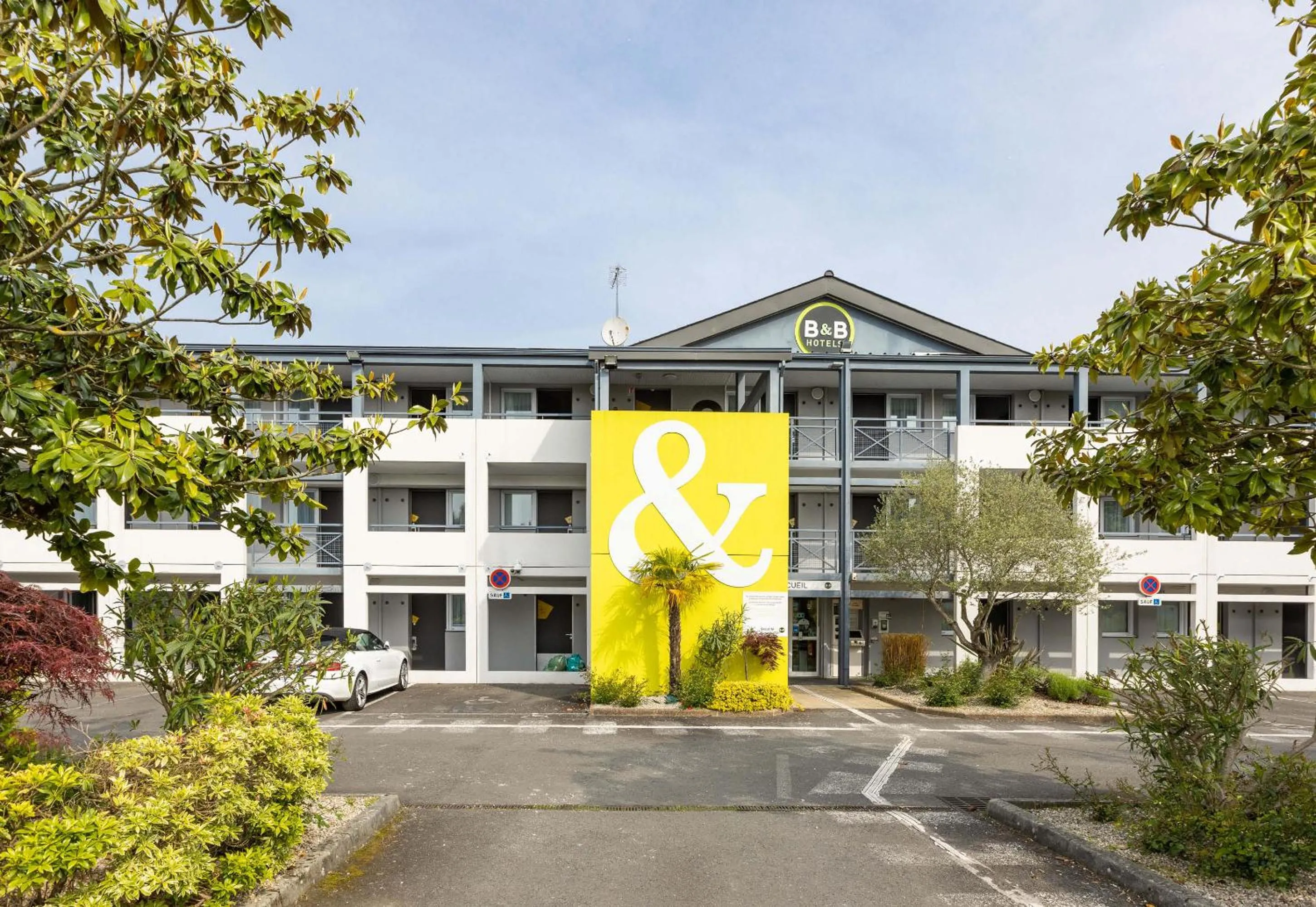 Property building in B&B HOTEL Rennes Nord St Grégoire