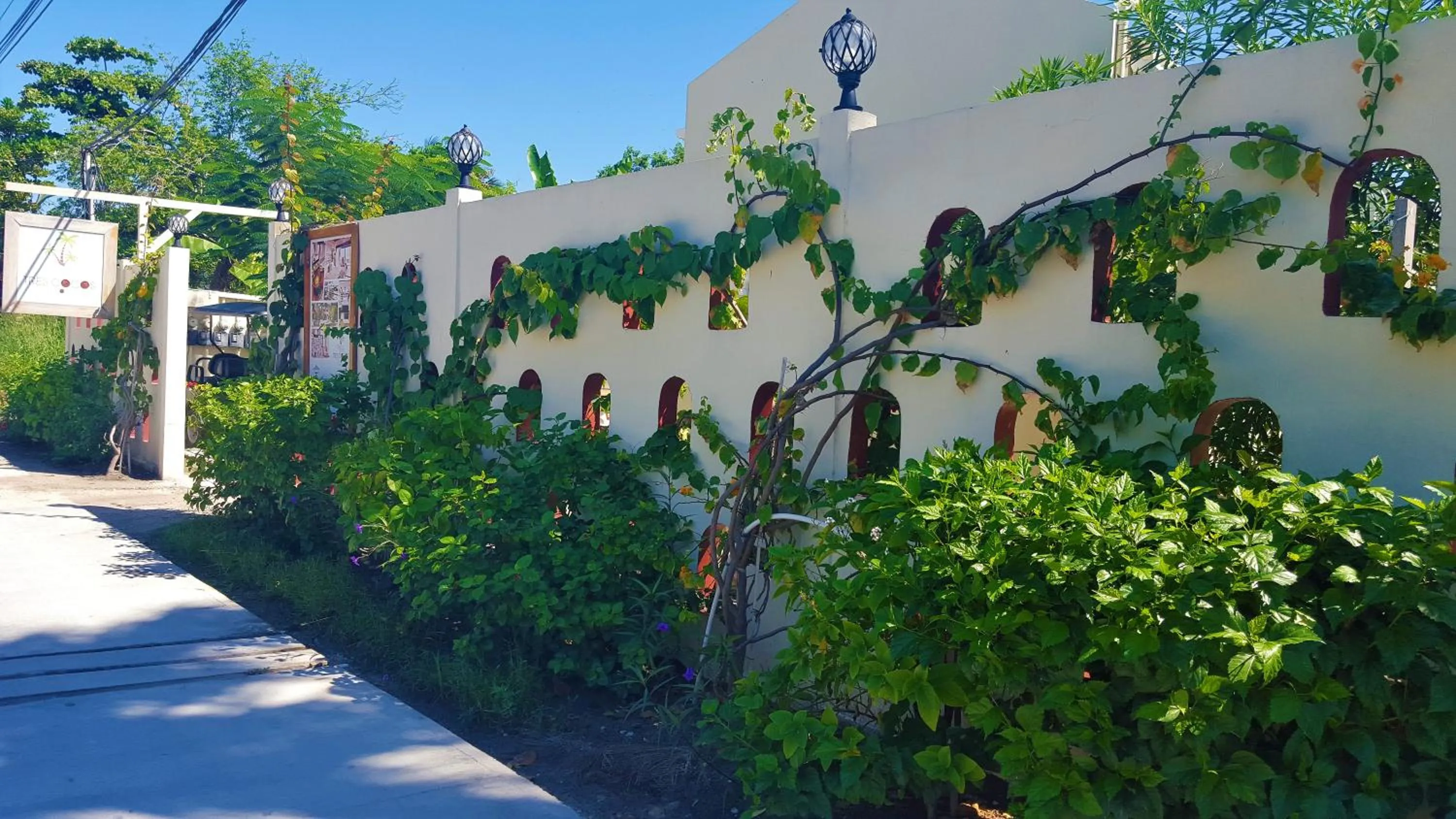 Property building in Tres Cocos Resort