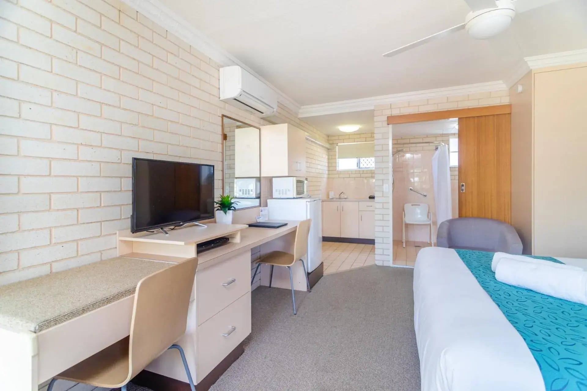 Twin - Wheelchair Access in Santa Fe Motel and Holiday Units Twin - Wheelchair Access in Santa Fe Motel and Holiday Units