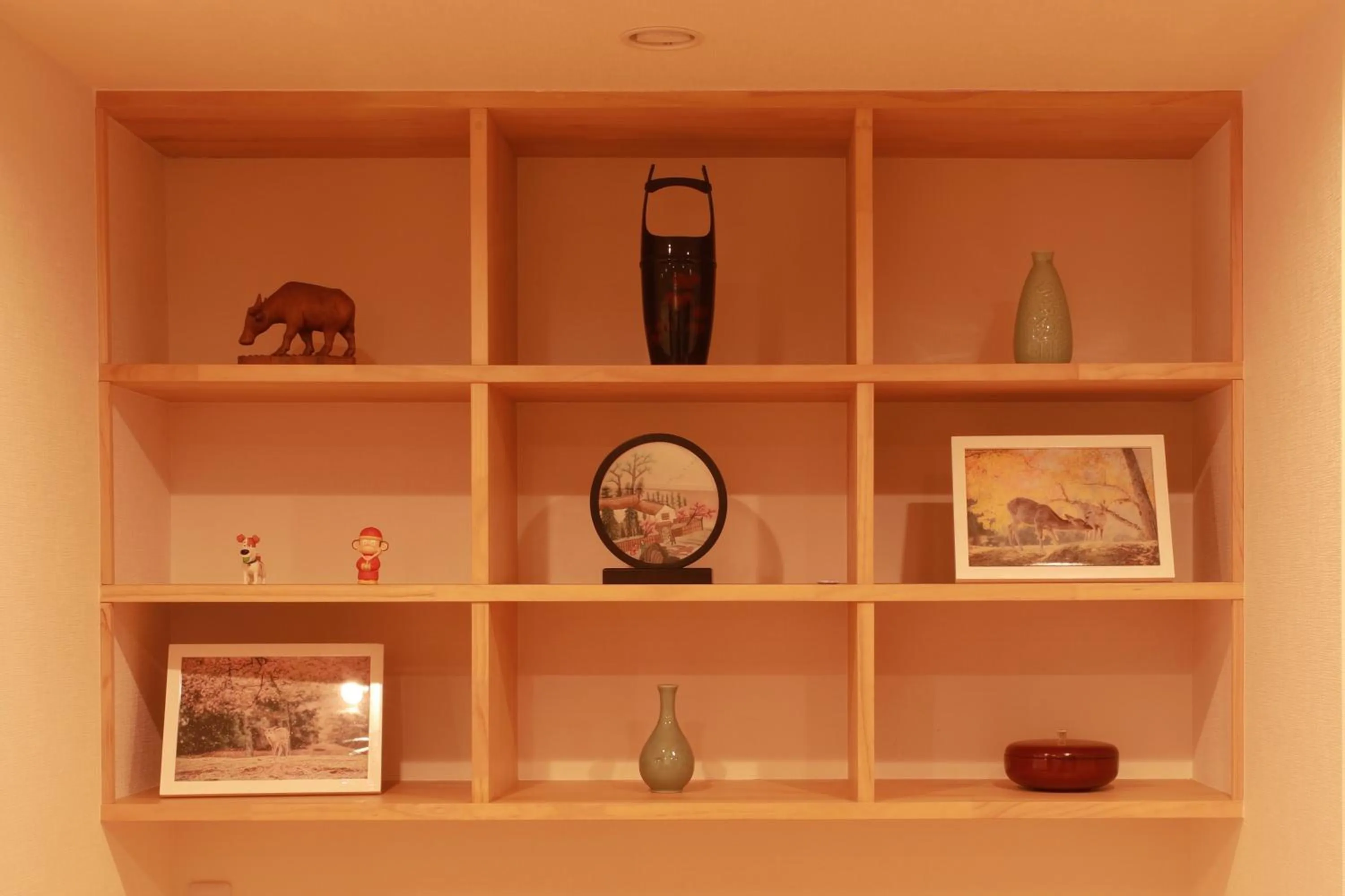 Decorative detail in Osaka Umeda Yuan Hostel