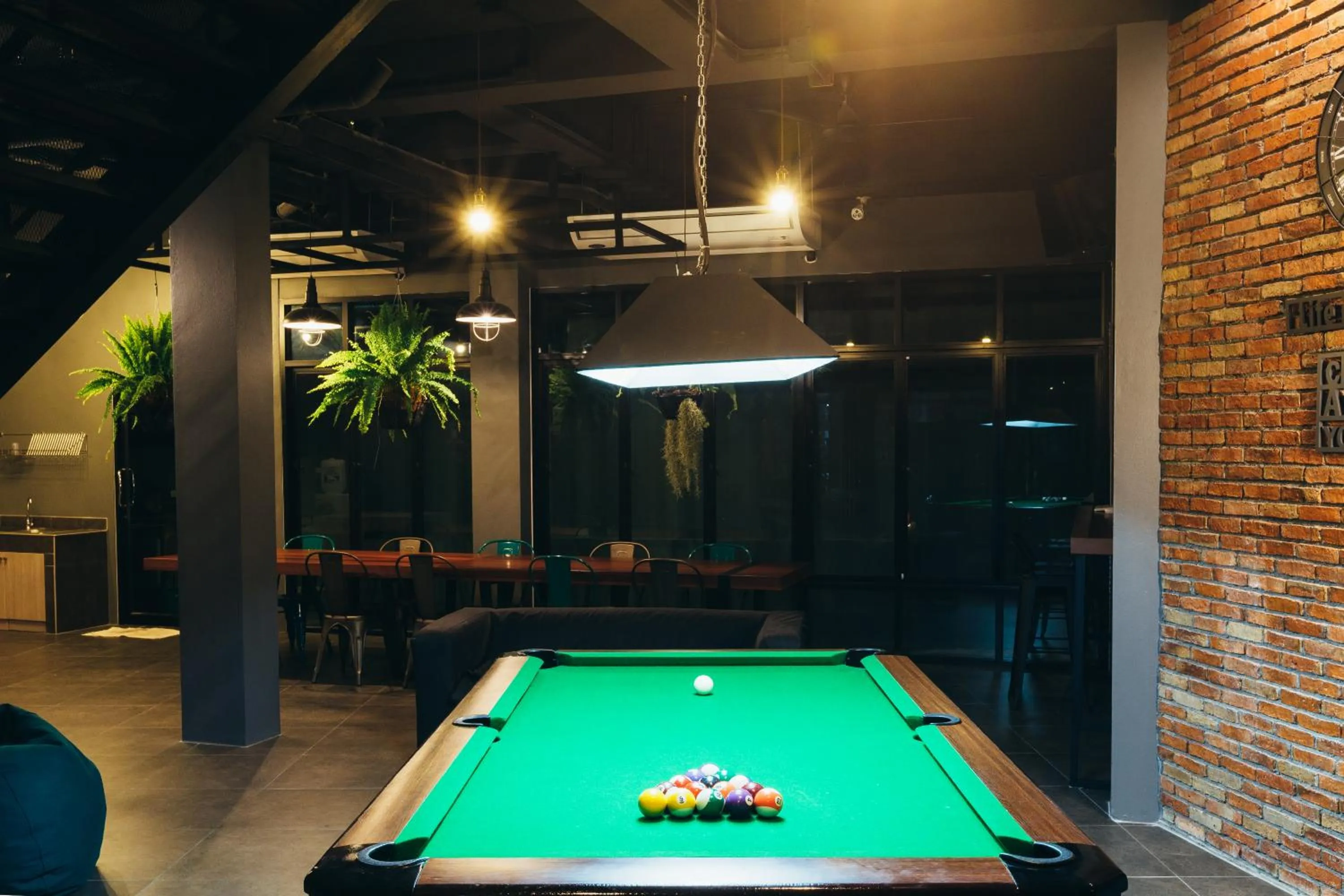 Area and facilities in Srisuksant Square