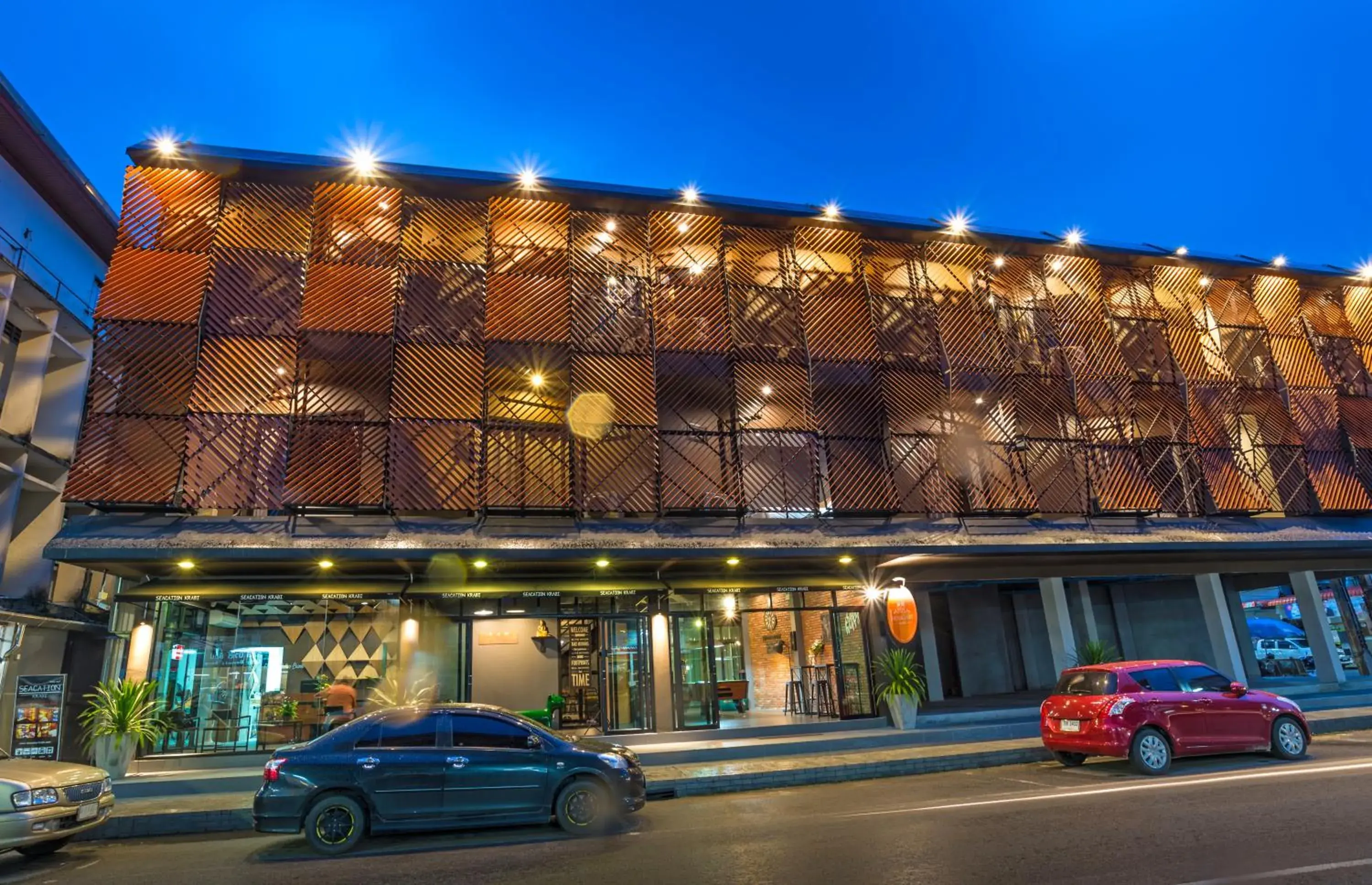 Facade/entrance in Srisuksant Square Facade/entrance in Srisuksant Square