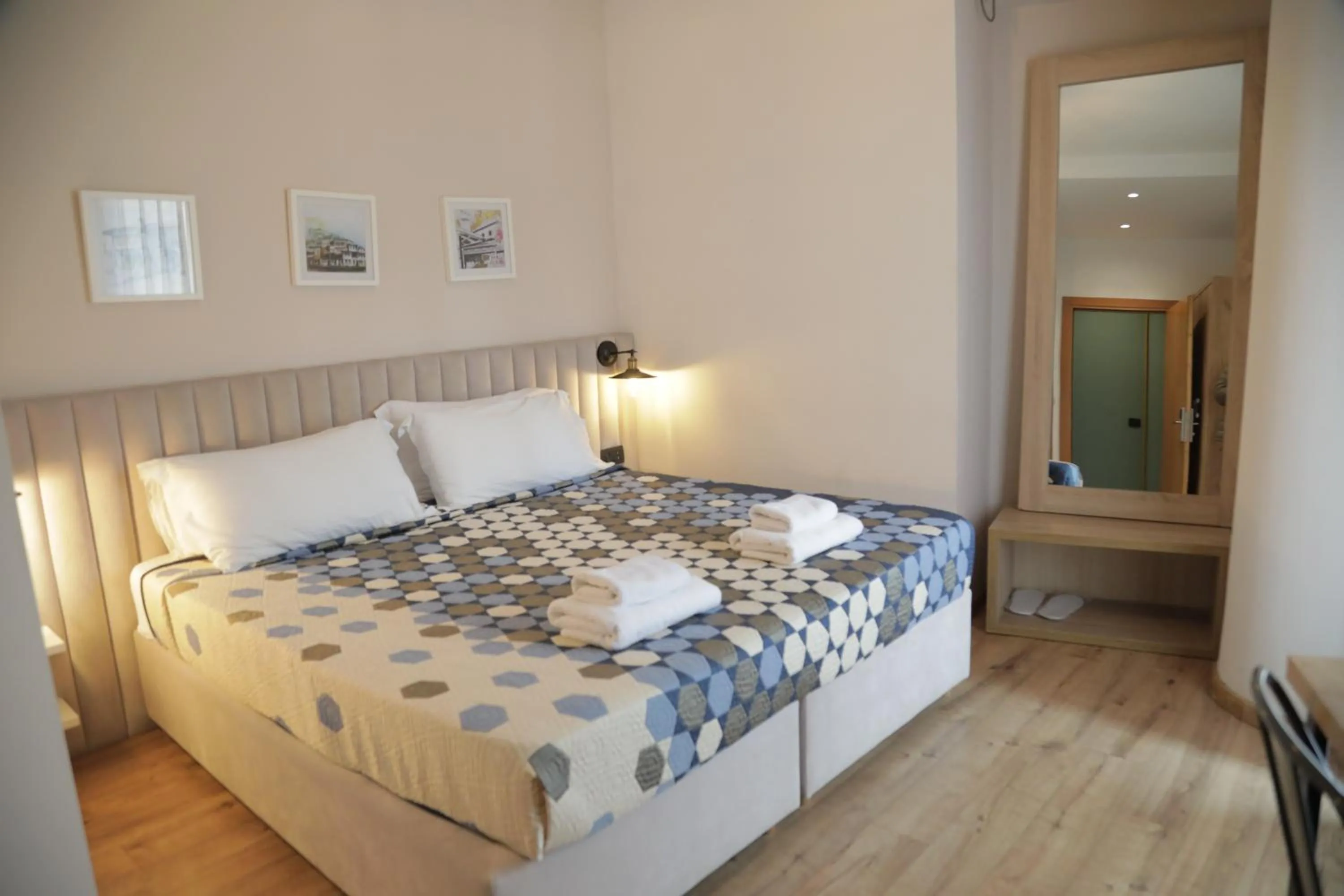 Seating area, Bed in Oda Hotel Tirana