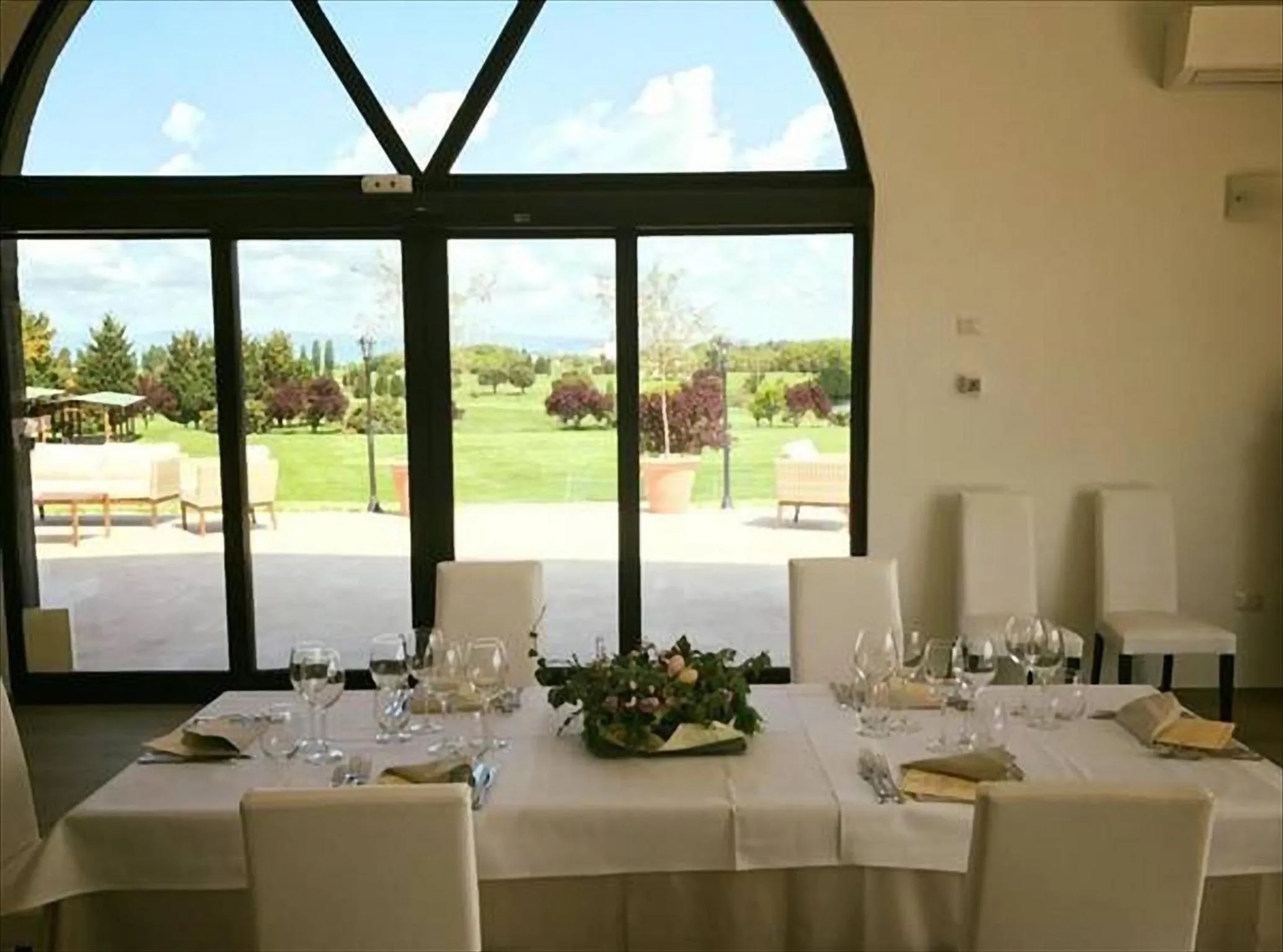 Restaurant/places to eat in Tenuta Lamborghini Golf & Resort