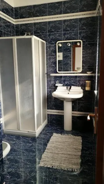 Bathroom in Ristorante Albergo Roma