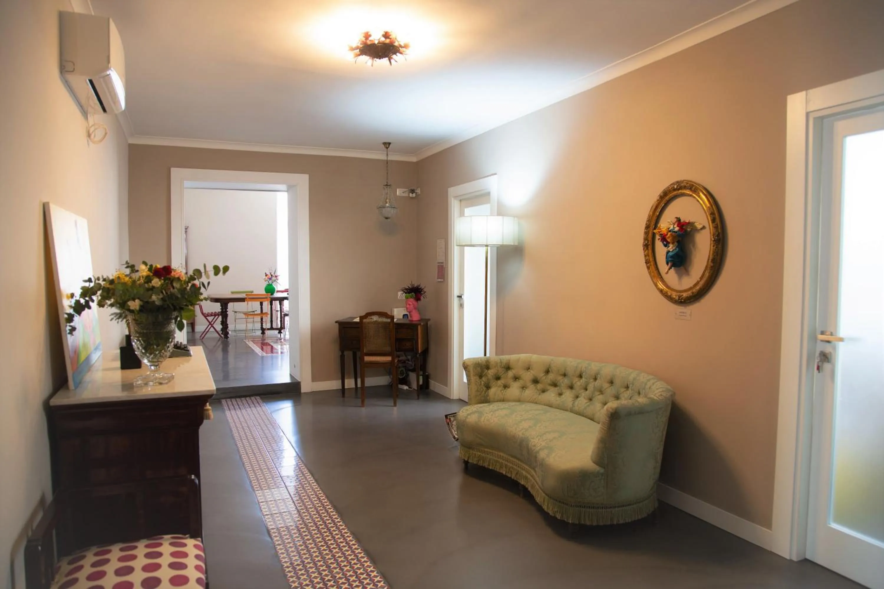 Communal lounge/ TV room in That's Napoli