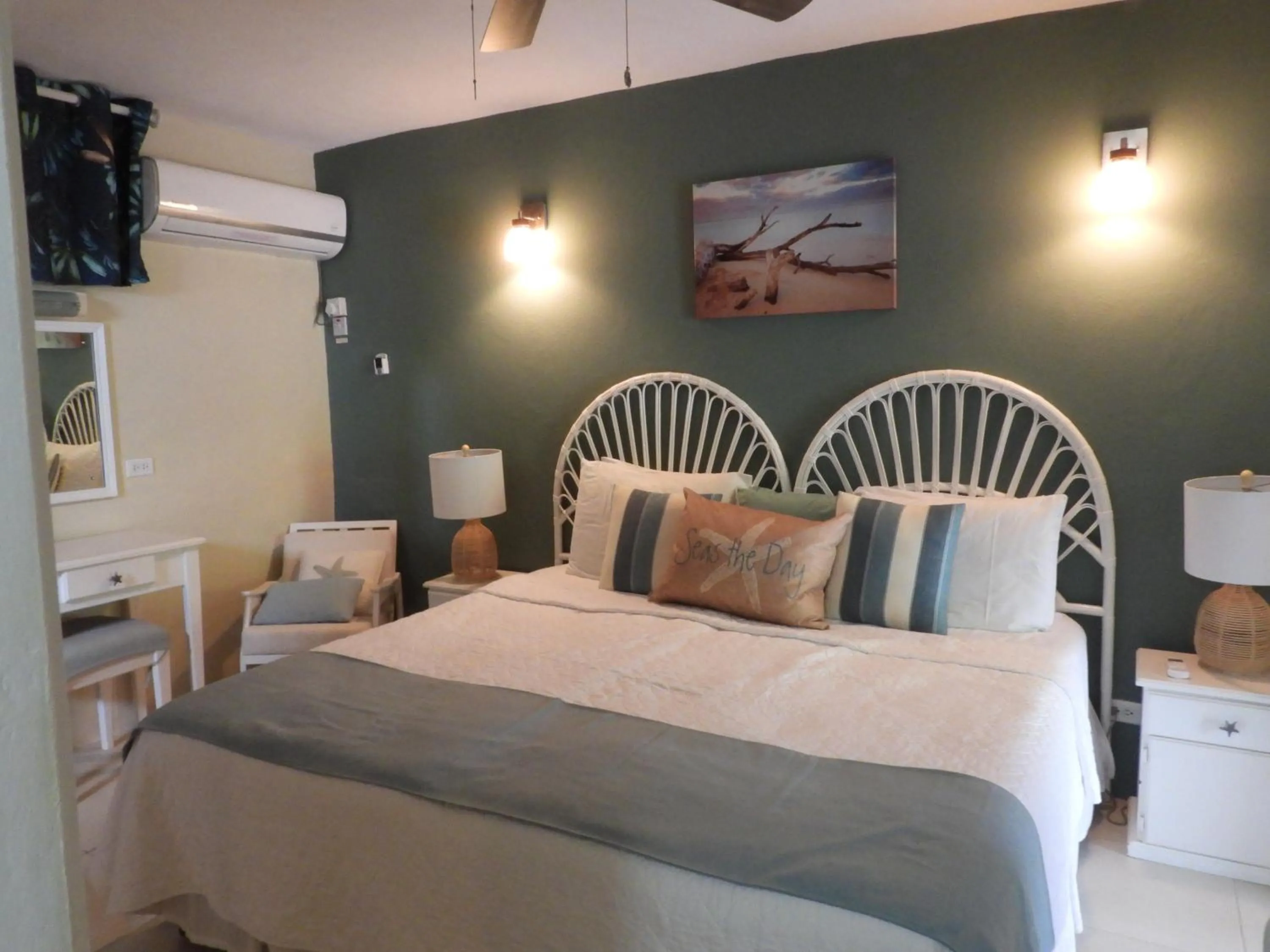 Golden View Apartment