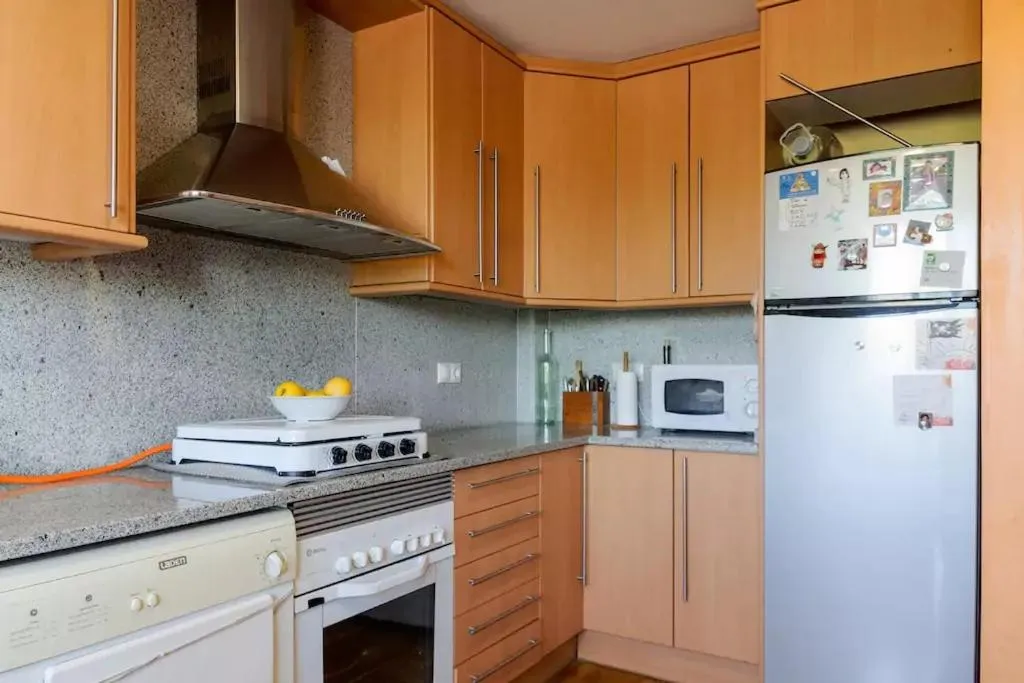 Communal kitchen in Ca la Gloria