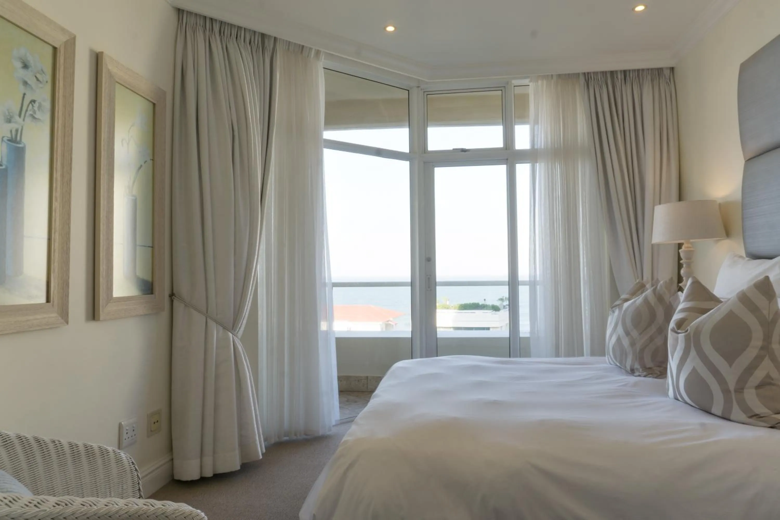 Bed in 302 Oyster Schelles - by Stay in Umhlanga