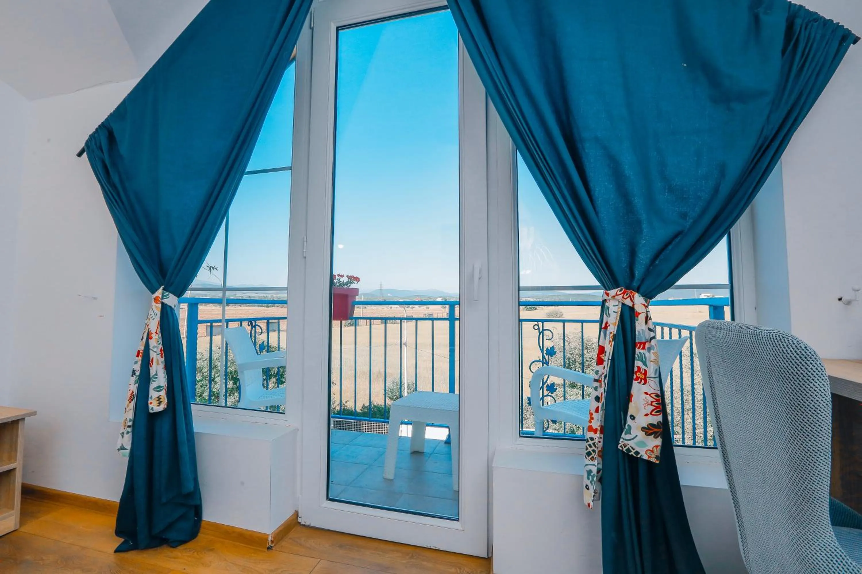 Balcony/Terrace in Laguna Beach Club Bazaleti Lake