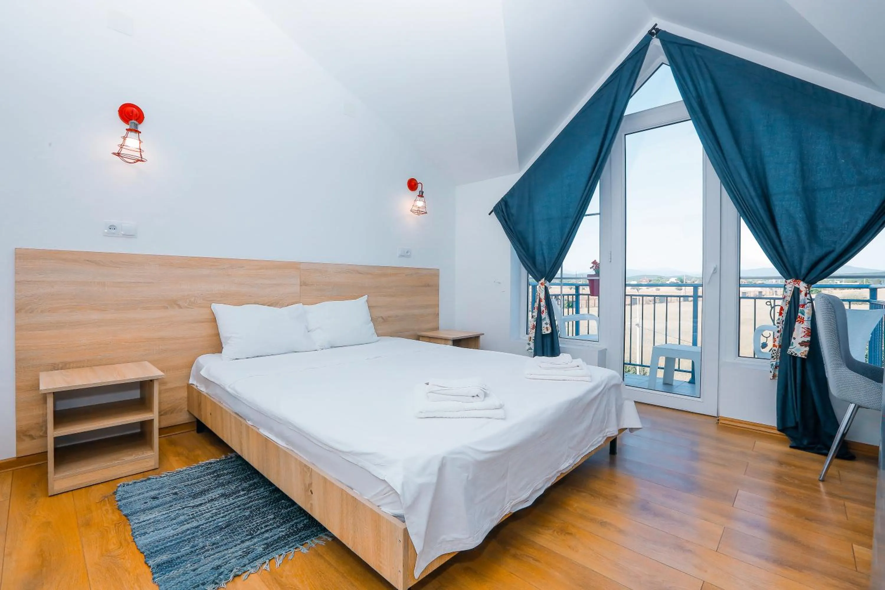 Bed in Laguna Beach Club Bazaleti Lake