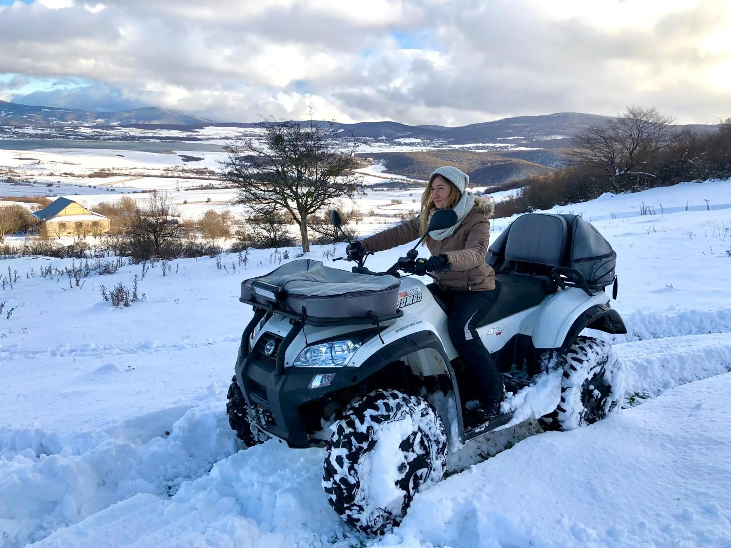 Activities in Laguna Beach Club Bazaleti Lake