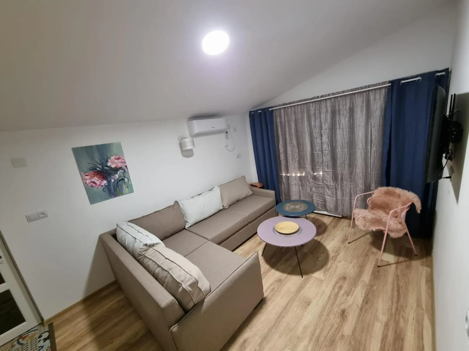 Living room in Laguna Beach Club Bazaleti Lake