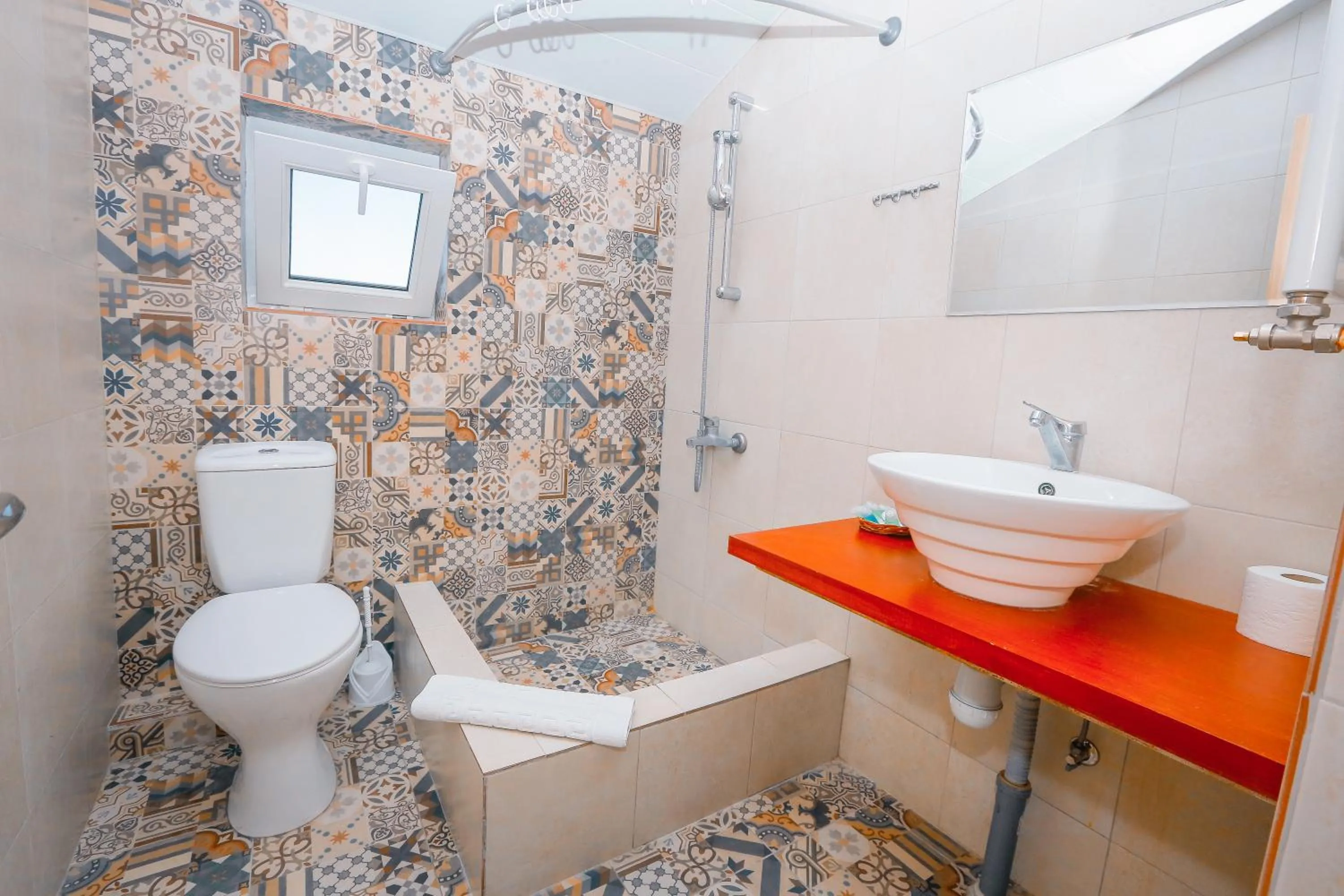 Bathroom in Laguna Beach Club Bazaleti Lake