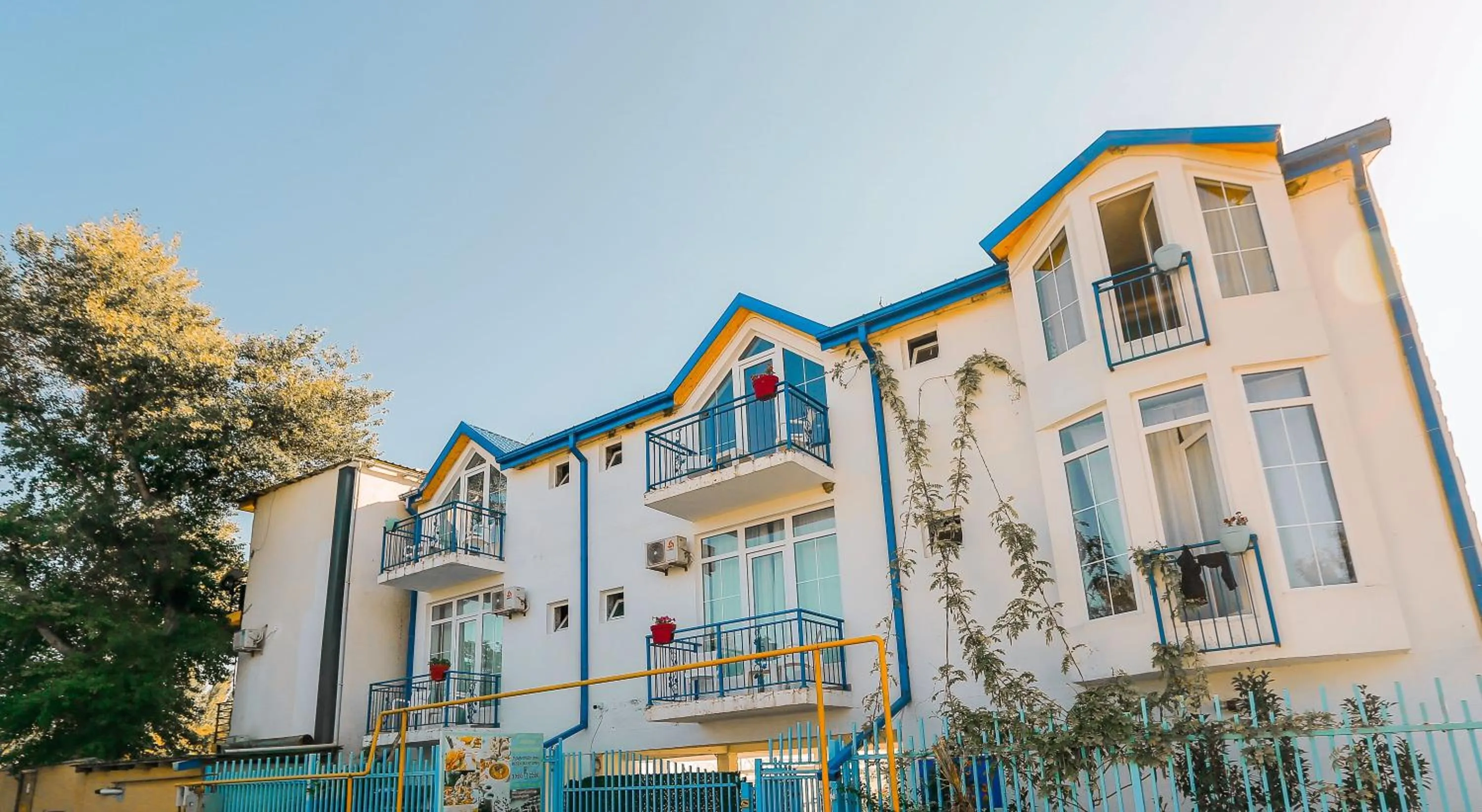 Property building in Laguna Beach Club Bazaleti Lake