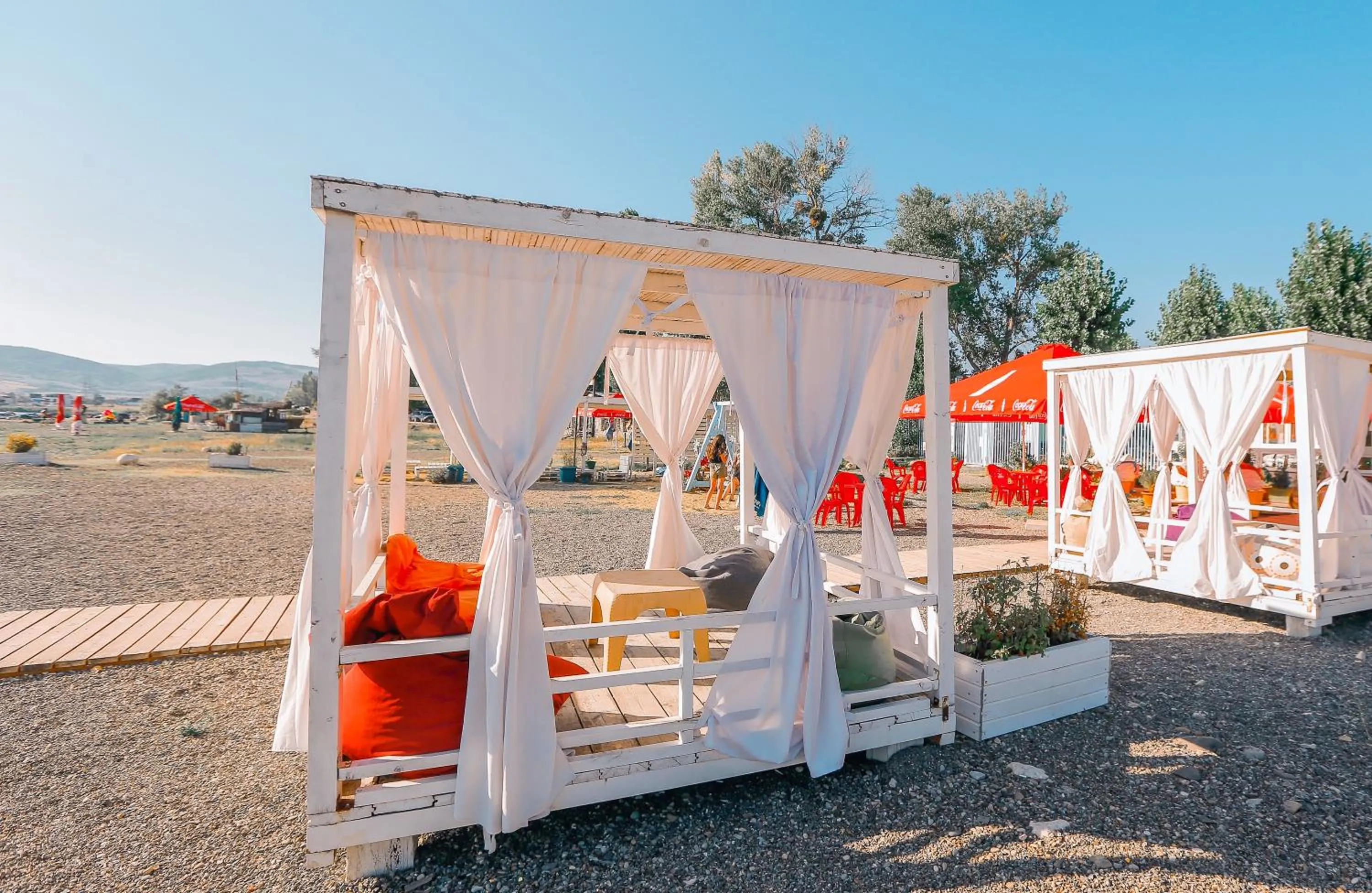 Beach in Laguna Beach Club Bazaleti Lake