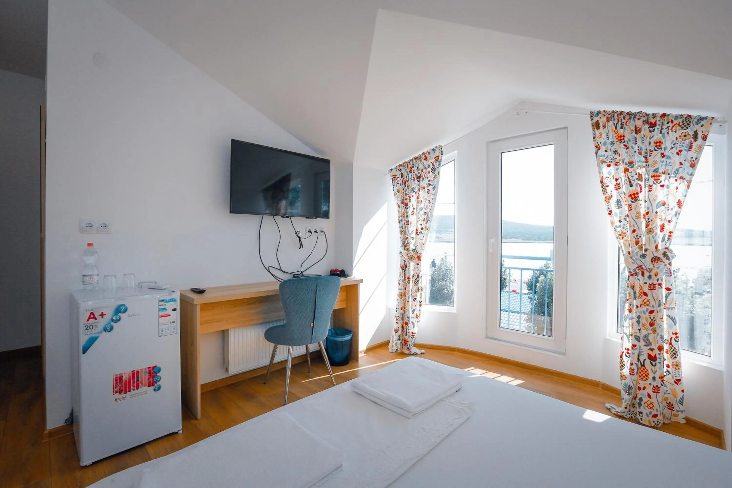 Photo of the whole room, Bed in Laguna Beach Club Bazaleti Lake