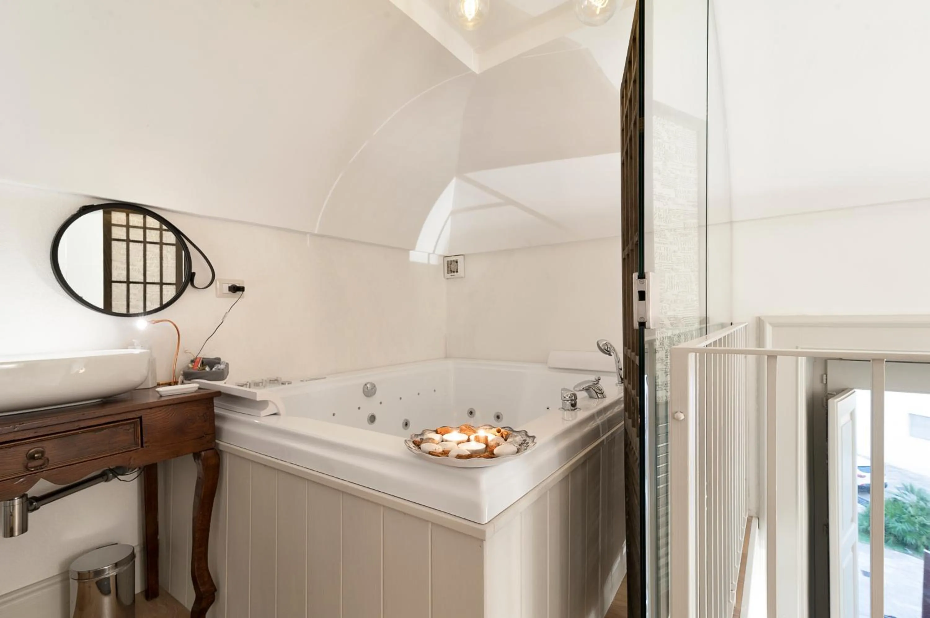 Hot Tub in Palazzo Mandurino luxury relais